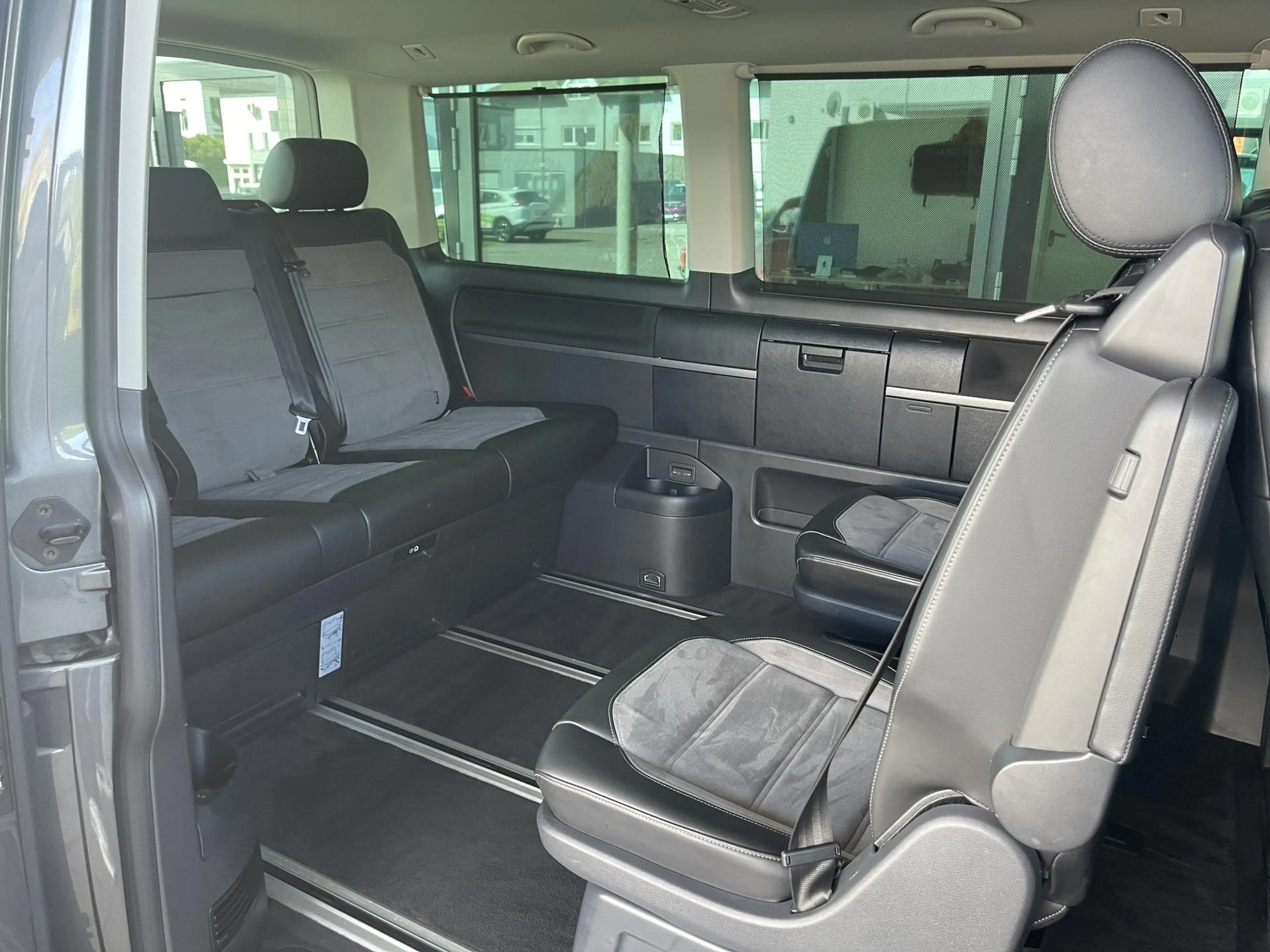 Volkswagen T6.1 Multivan T6.1 Multivan DSG 1.Hand Scheckheft LED — photo 13
