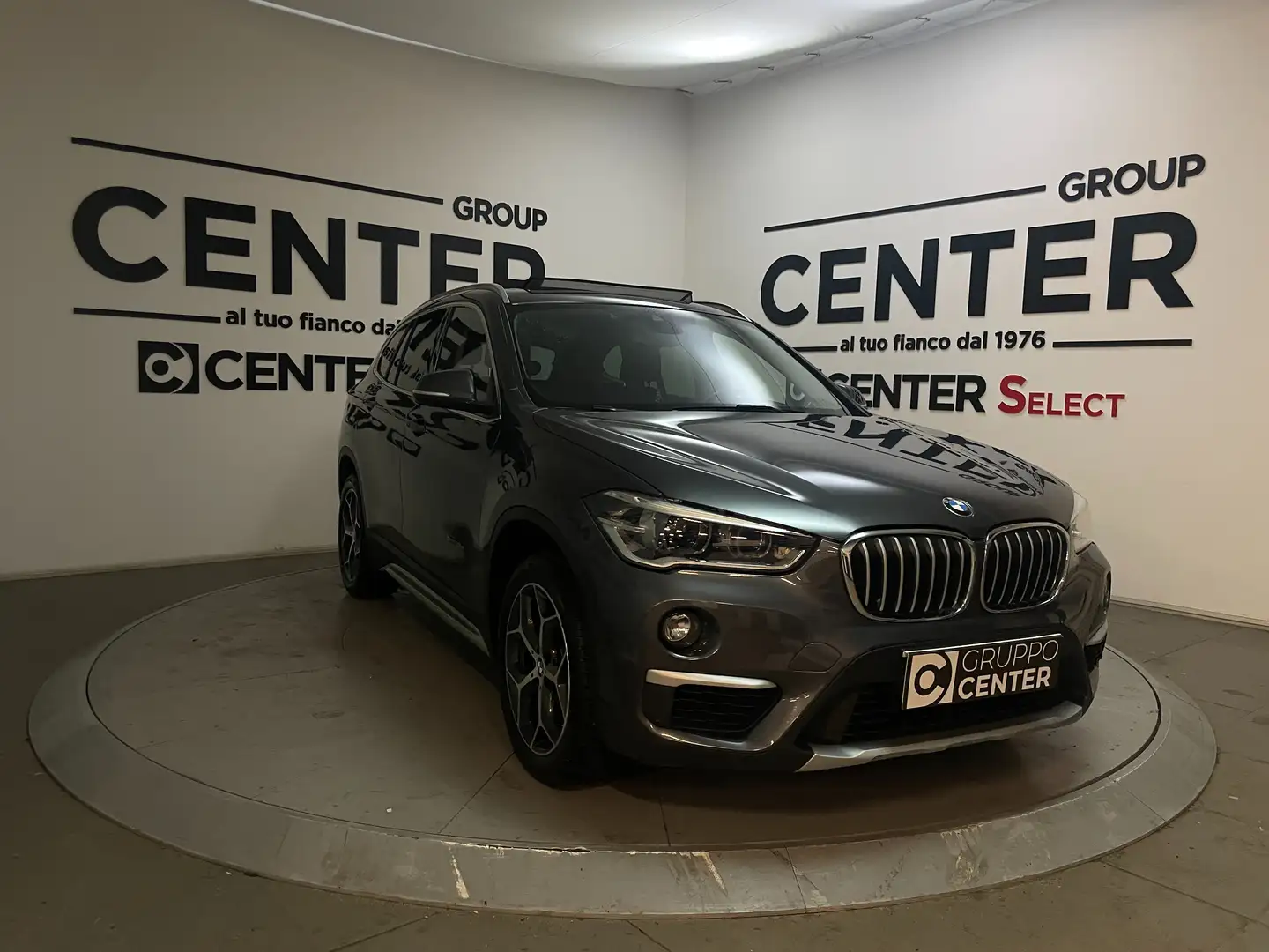 BMW X1 X1 sDrive18d xLine Auto. Grijs - 2