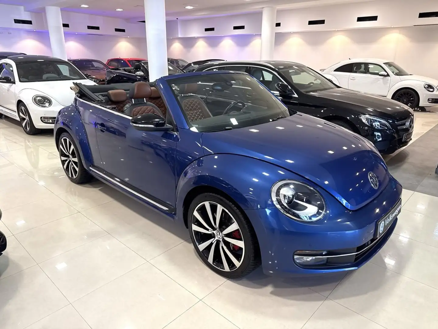 Volkswagen Beetle Cabrio 2.0 TSI 210cv R-Line Blau - 2