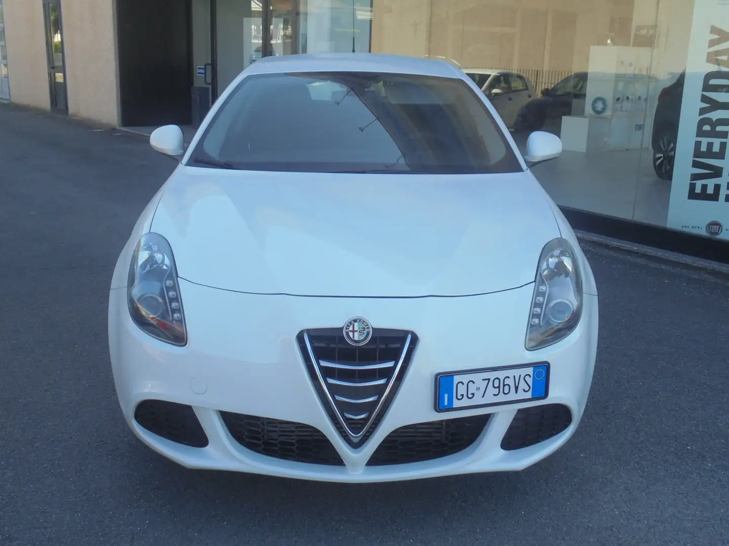 Alfa Romeo Giulietta Giulietta 1.6 jtdm Distinctive   56489  KM.  CERT. Bianco - 2
