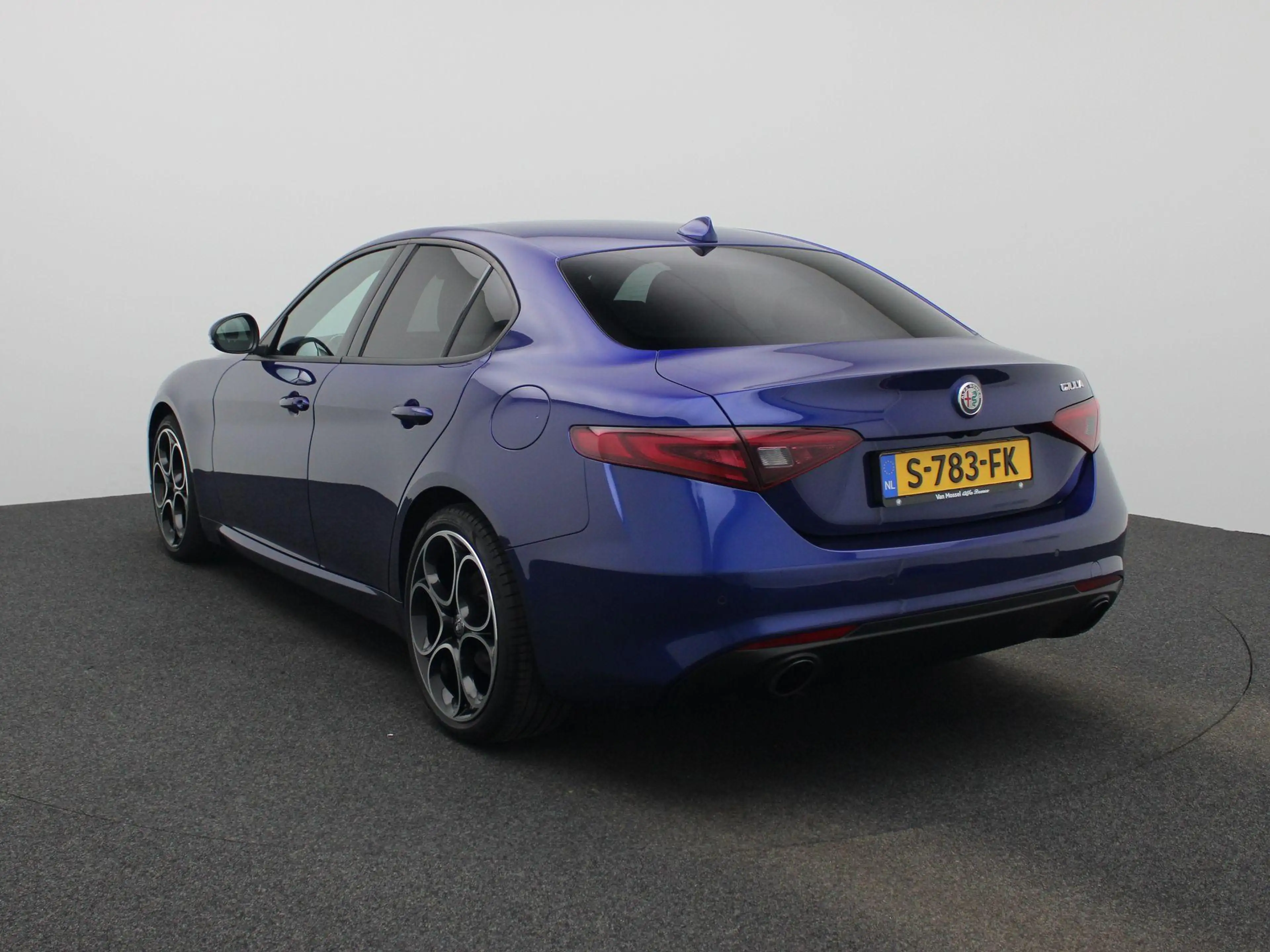 Alfa Romeo Giulia 2.0T Sprint — photo 2