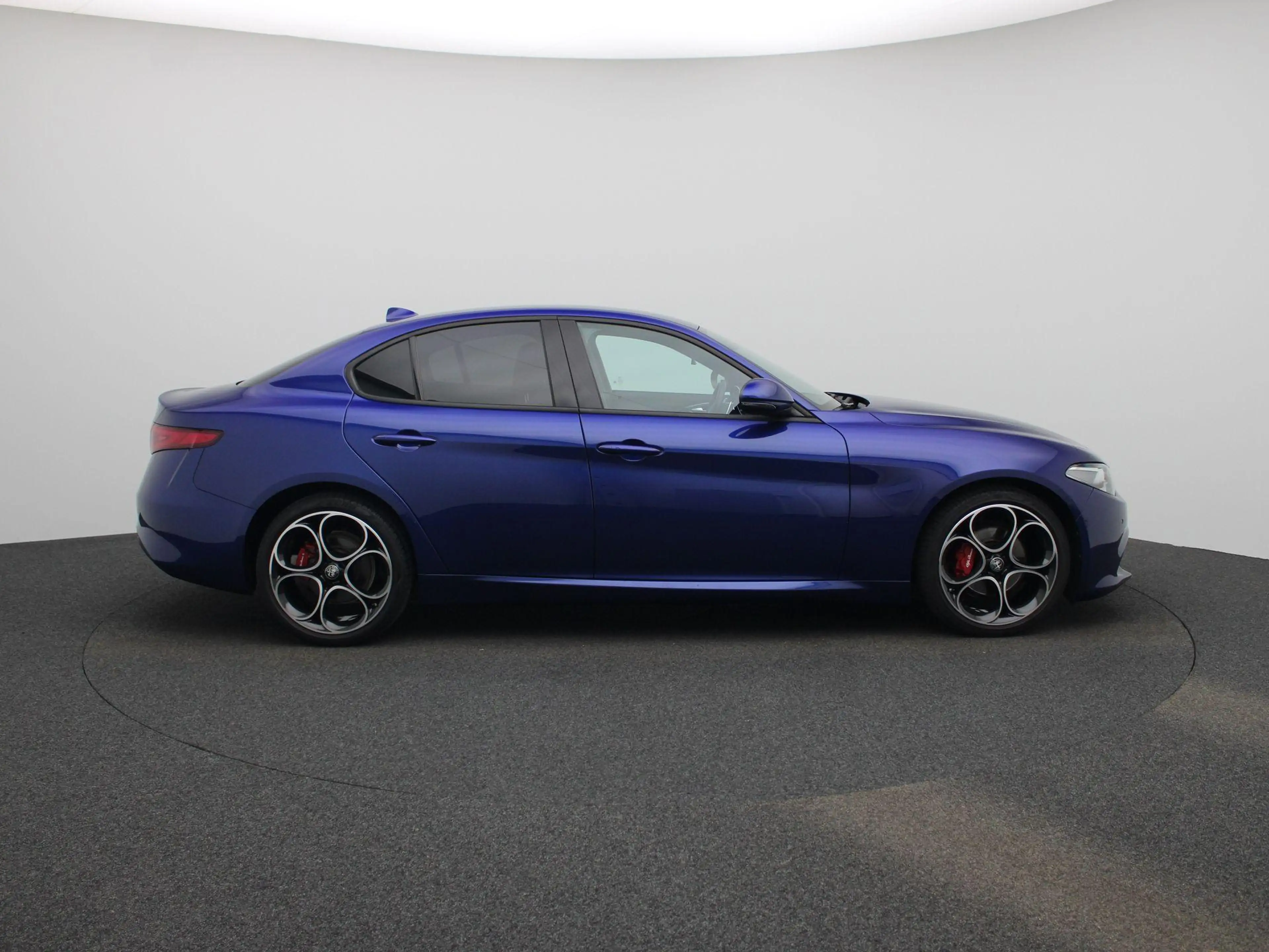 Alfa Romeo Giulia 2.0T Sprint — photo 6