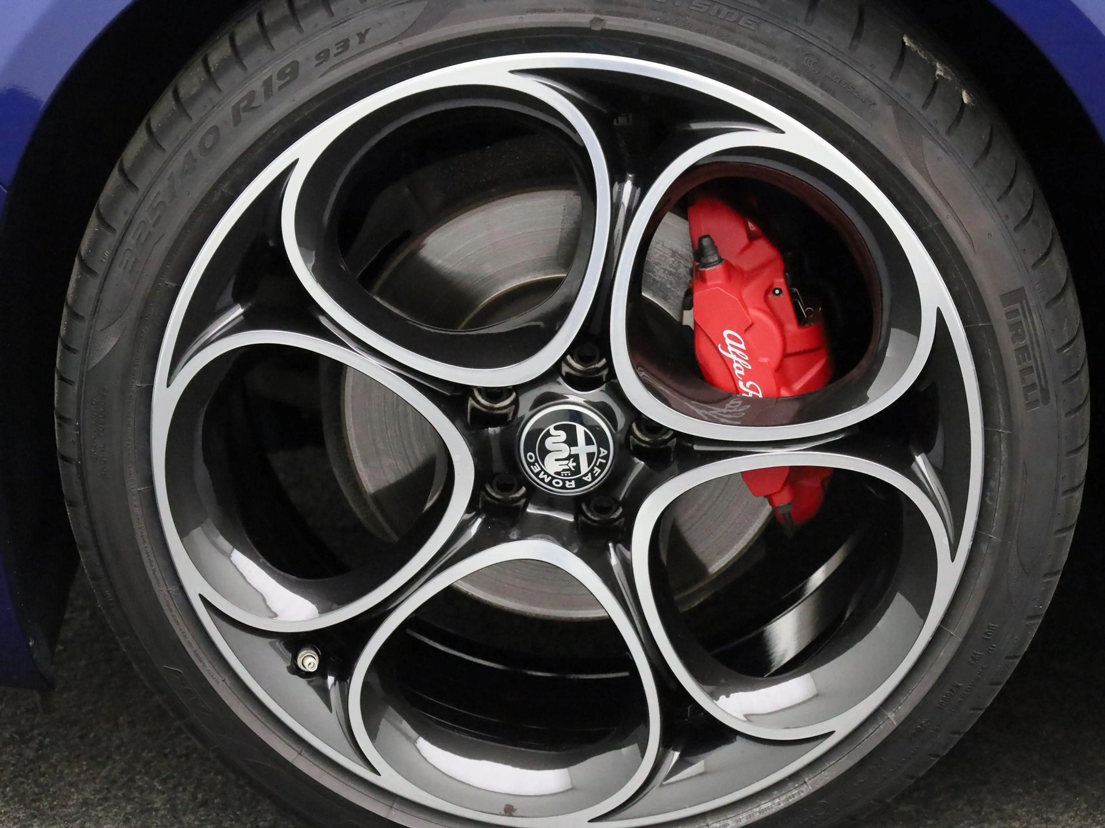 Alfa Romeo Giulia 2.0T Sprint — photo 12