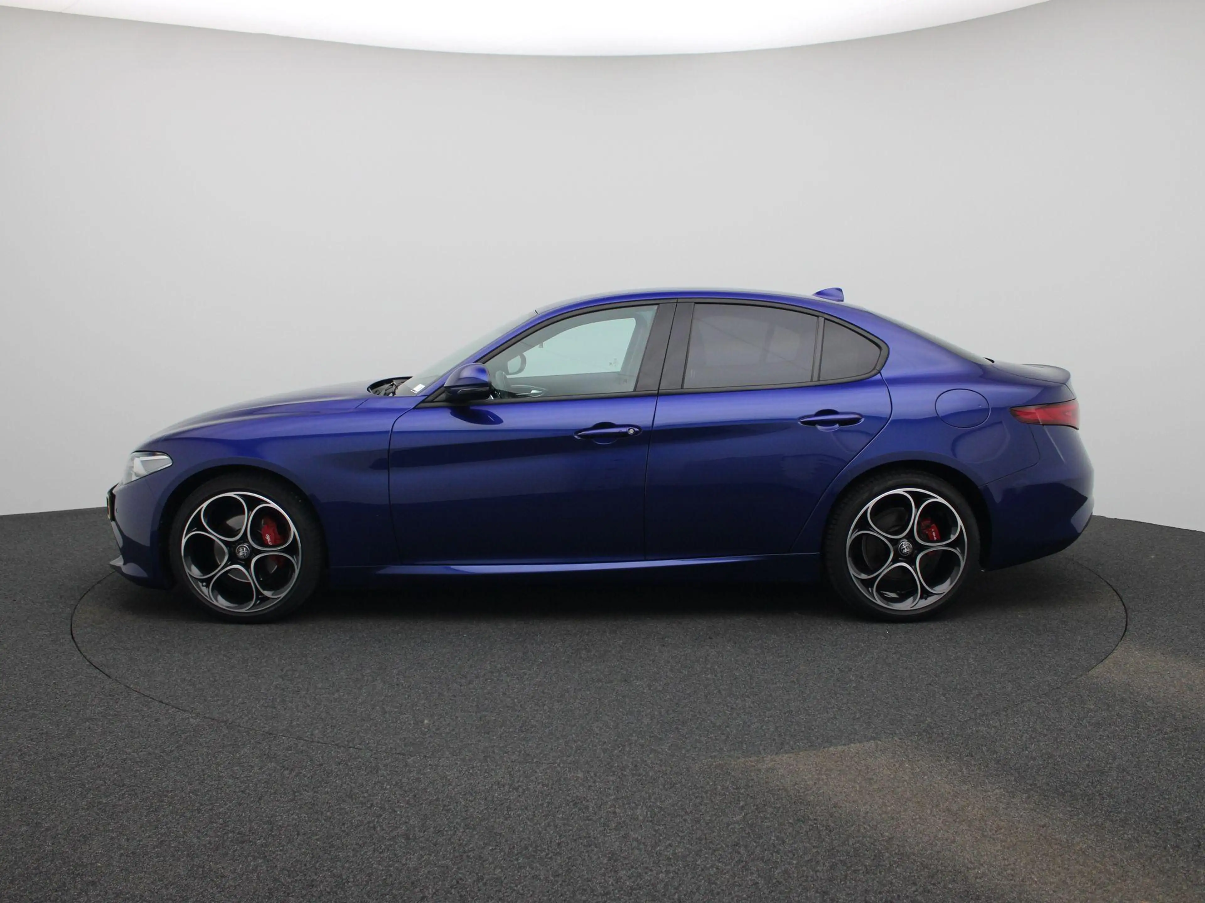 Alfa Romeo Giulia 2.0T Sprint — photo 4