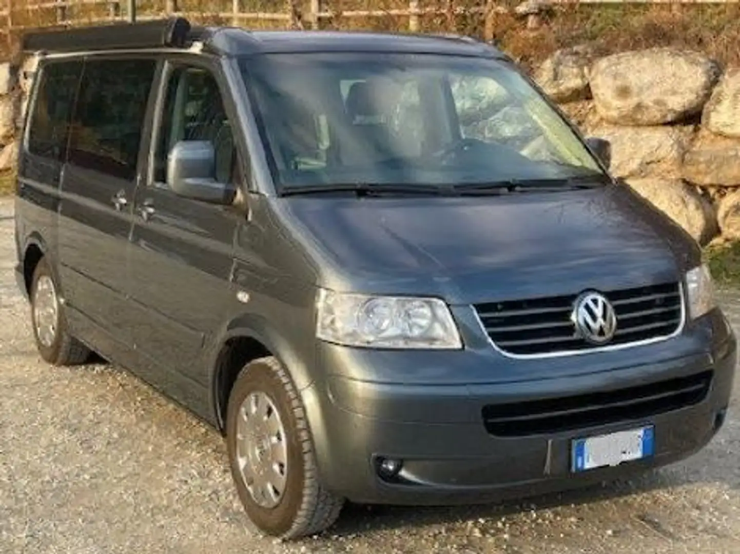 Volkswagen T5 California 2.5 TDI Comfortline Gris - 1