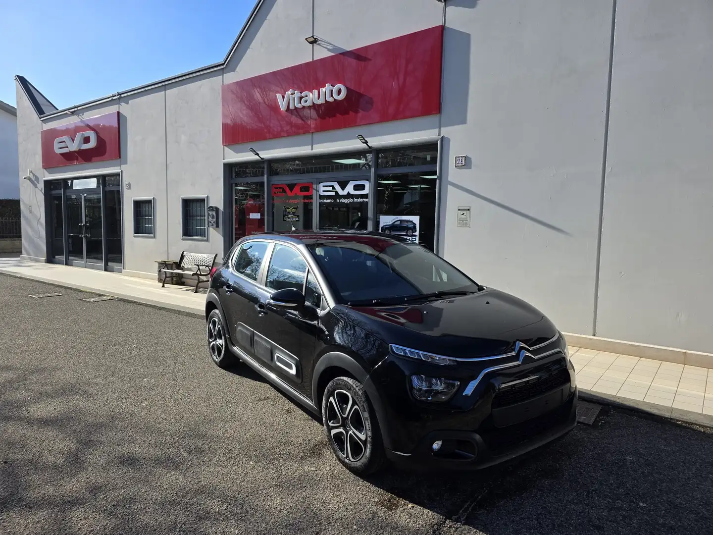 Citroen C3 C3 1.2 puretech Plus s Schwarz - 2