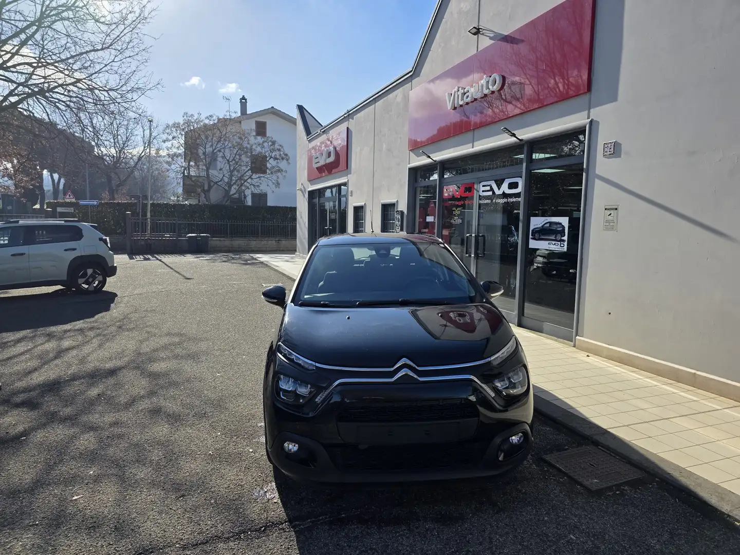 Citroen C3 C3 1.2 puretech Plus s Schwarz - 1