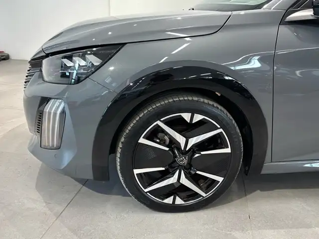 Peugeot 208 view 8
