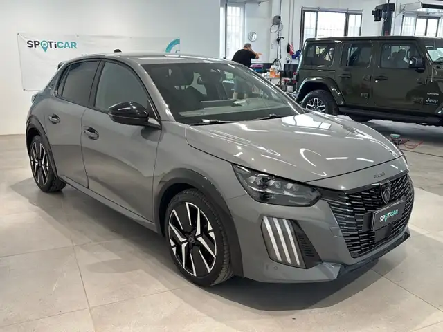 Peugeot 208 view 3