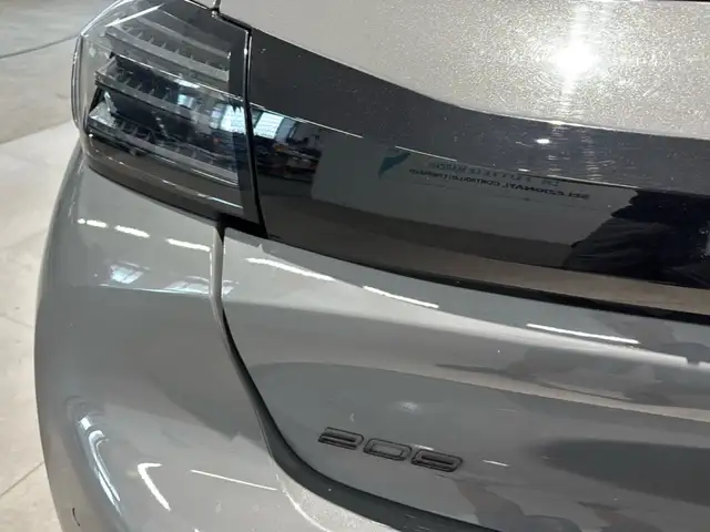 Peugeot 208 view 20