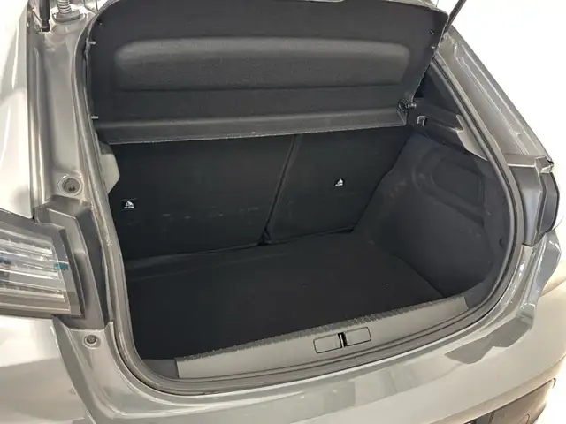 Peugeot 208 view 14