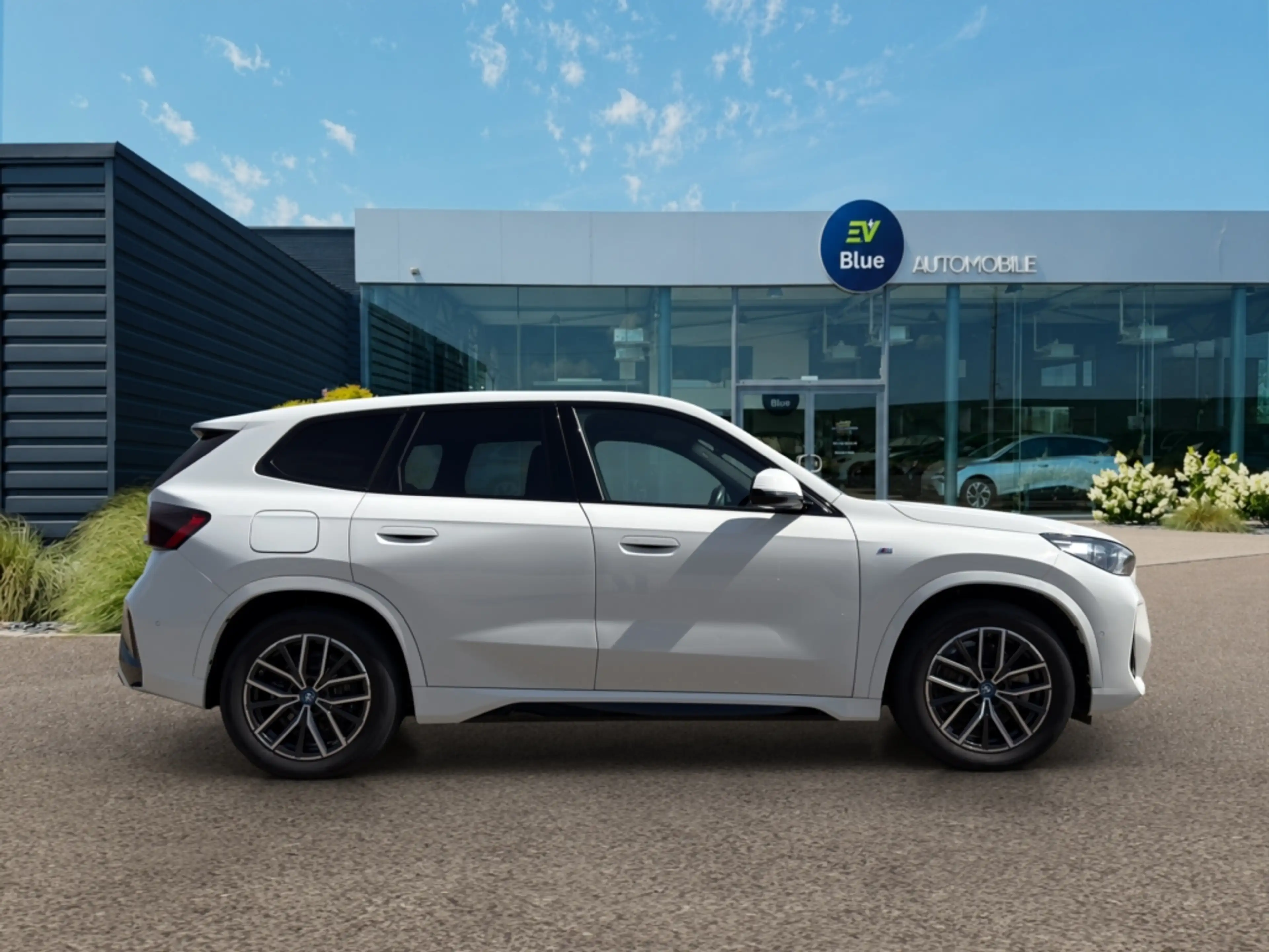 BMW iX1 xDrive30 M Sport 68 kWh - 313 ch - 230Kw ACC - CAMERA - CARPLAY — photo 7