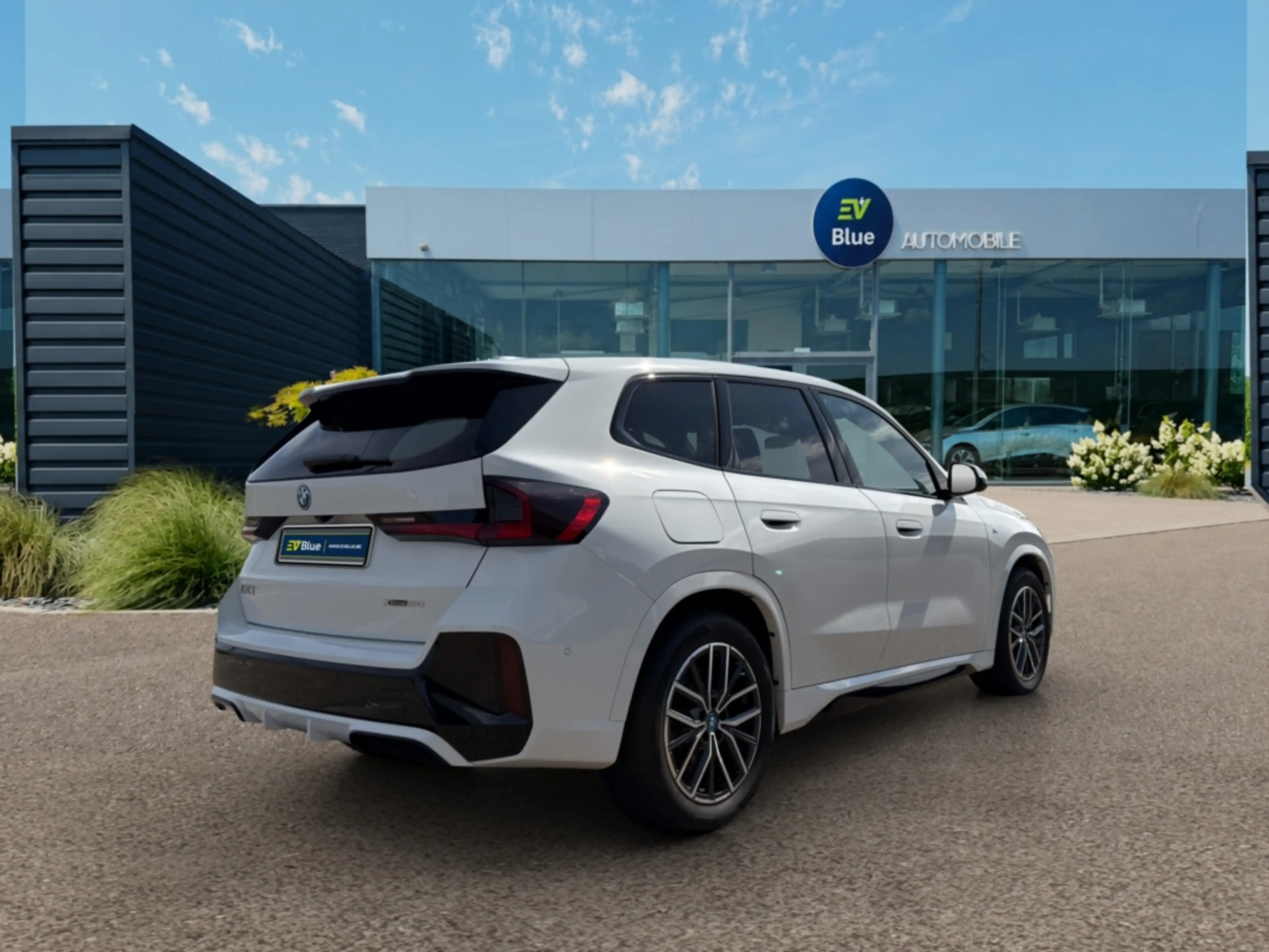 BMW iX1 xDrive30 M Sport 68 kWh - 313 ch - 230Kw ACC - CAMERA - CARPLAY — photo 6