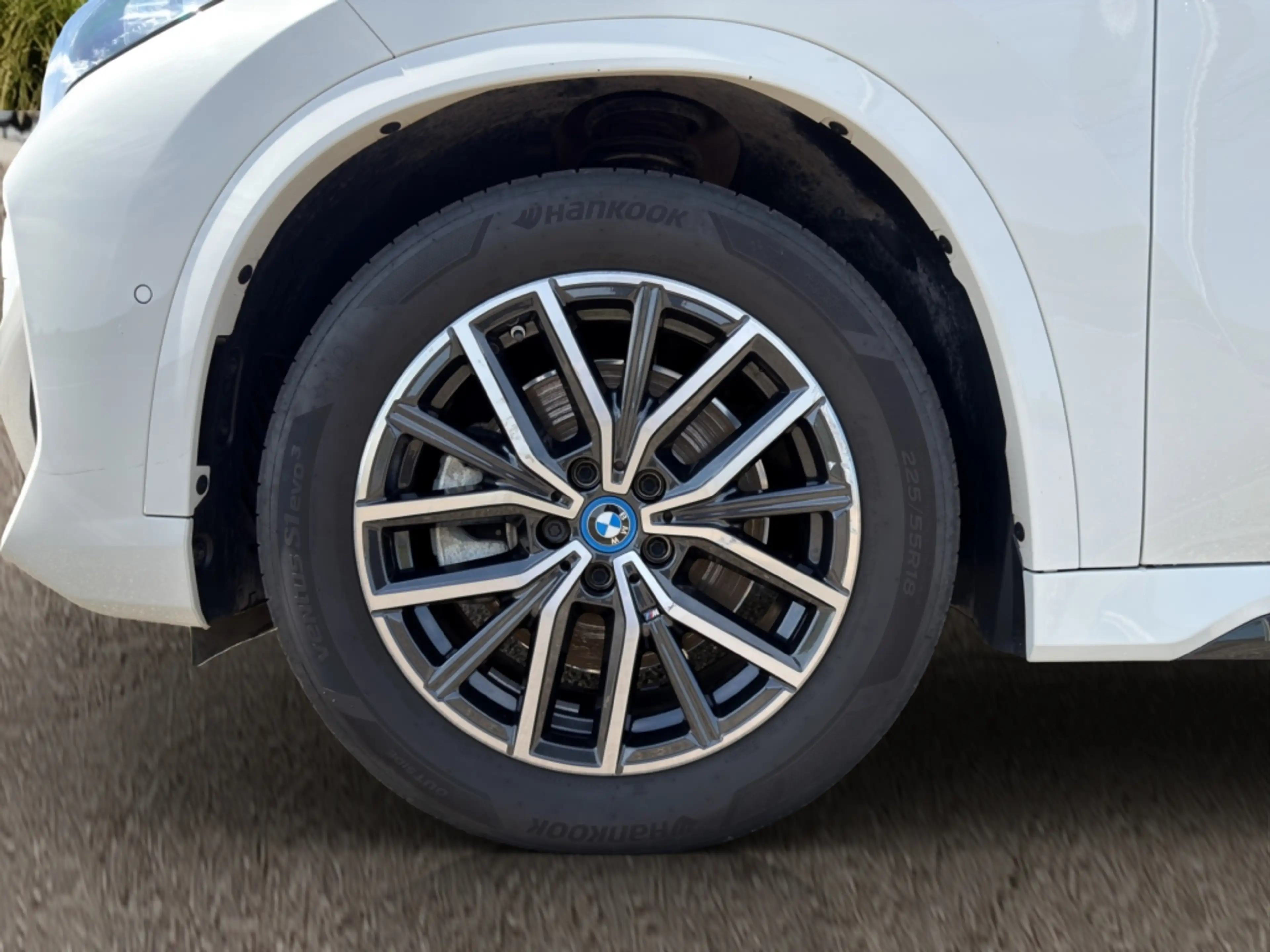 BMW iX1 xDrive30 M Sport 68 kWh - 313 ch - 230Kw ACC - CAMERA - CARPLAY — photo 10
