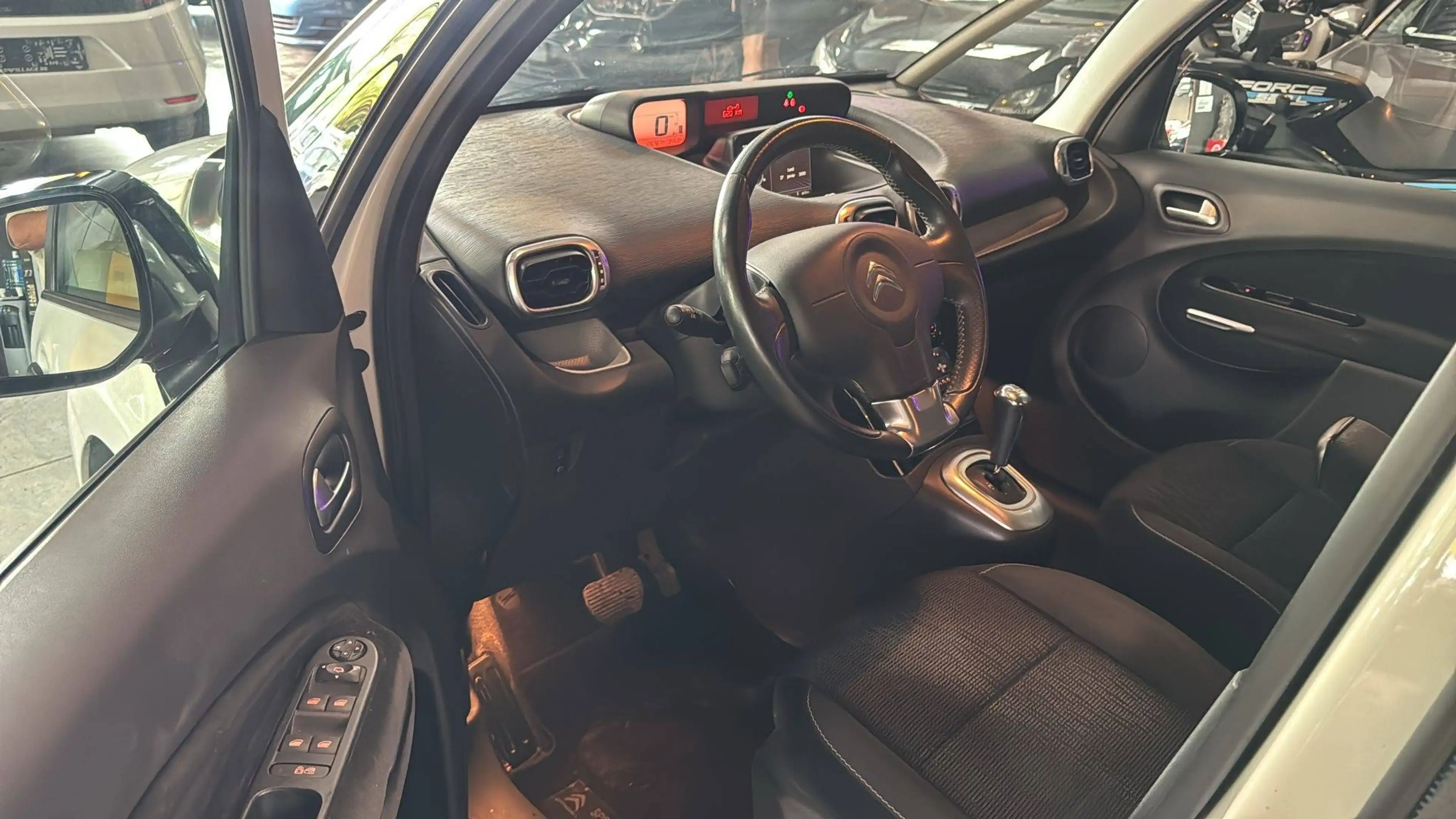 Citroen C3 Picasso 1.6 AUTOMATIQUE - A/C - CAM - RADIO - BLUETOOTH — photo 7