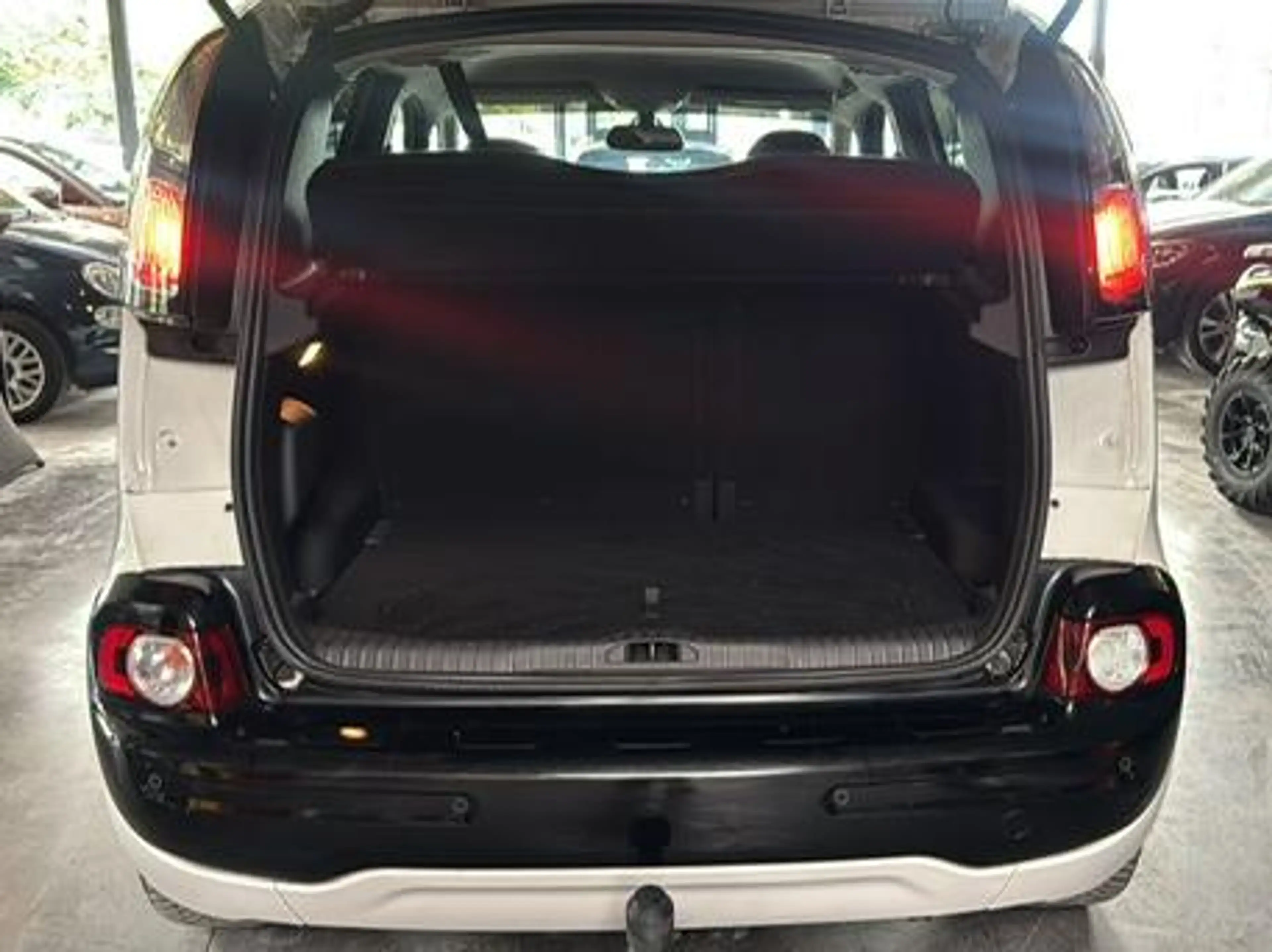 Citroen C3 Picasso 1.6 AUTOMATIQUE - A/C - CAM - RADIO - BLUETOOTH — photo 5