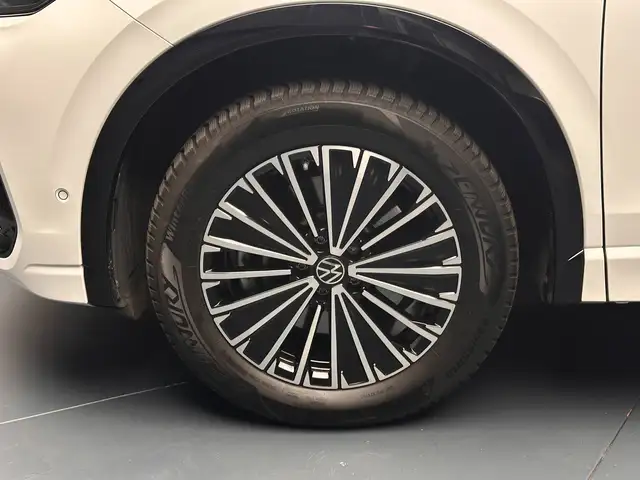 Volkswagen Tiguan view 9