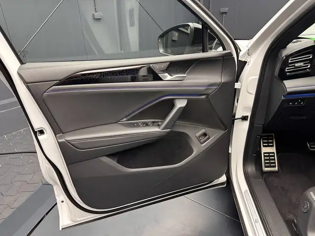 Volkswagen Tiguan view 14