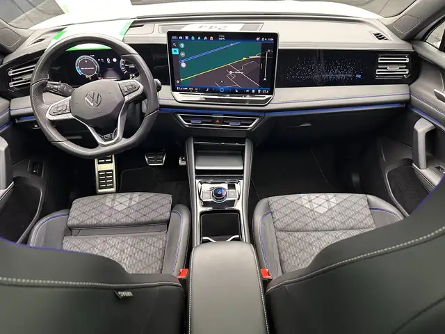 Volkswagen Tiguan view 12