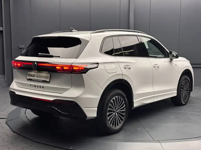 Volkswagen Tiguan view 5