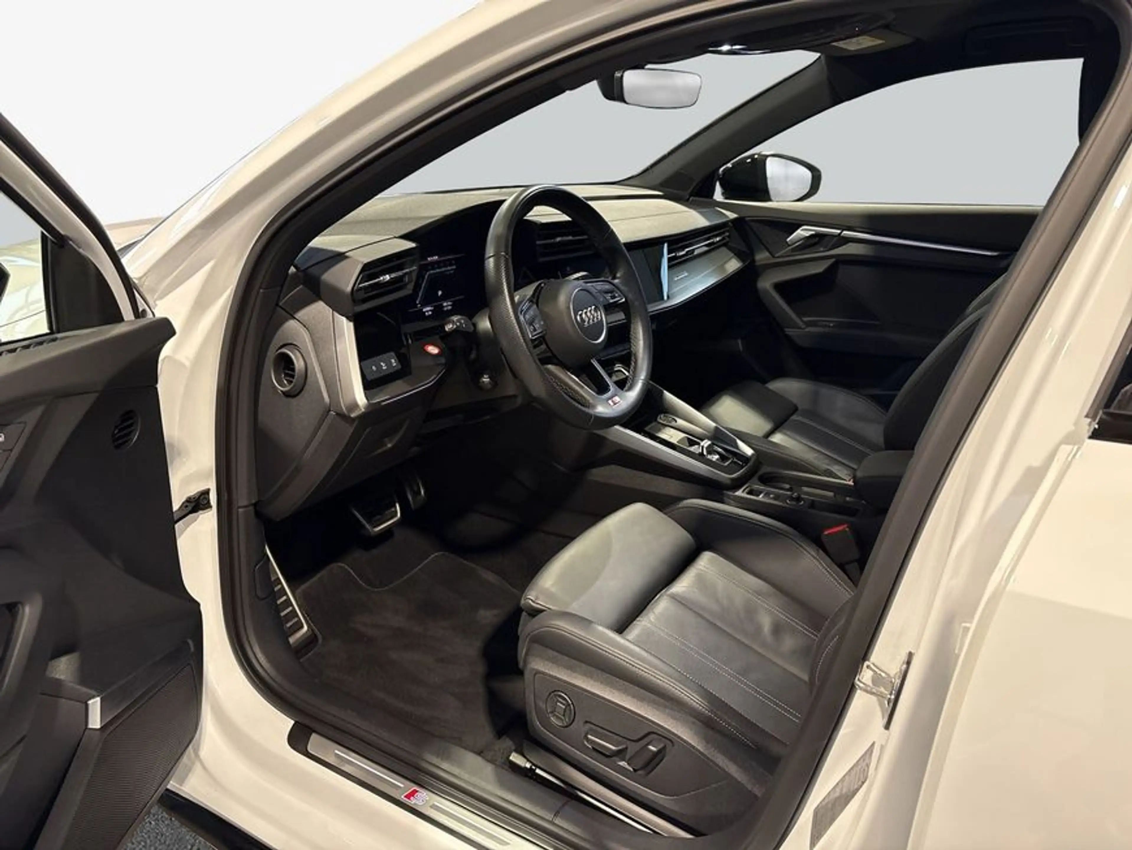 Audi S3 TFSI Sportback quattro S tronic Head-Up* — photo 9