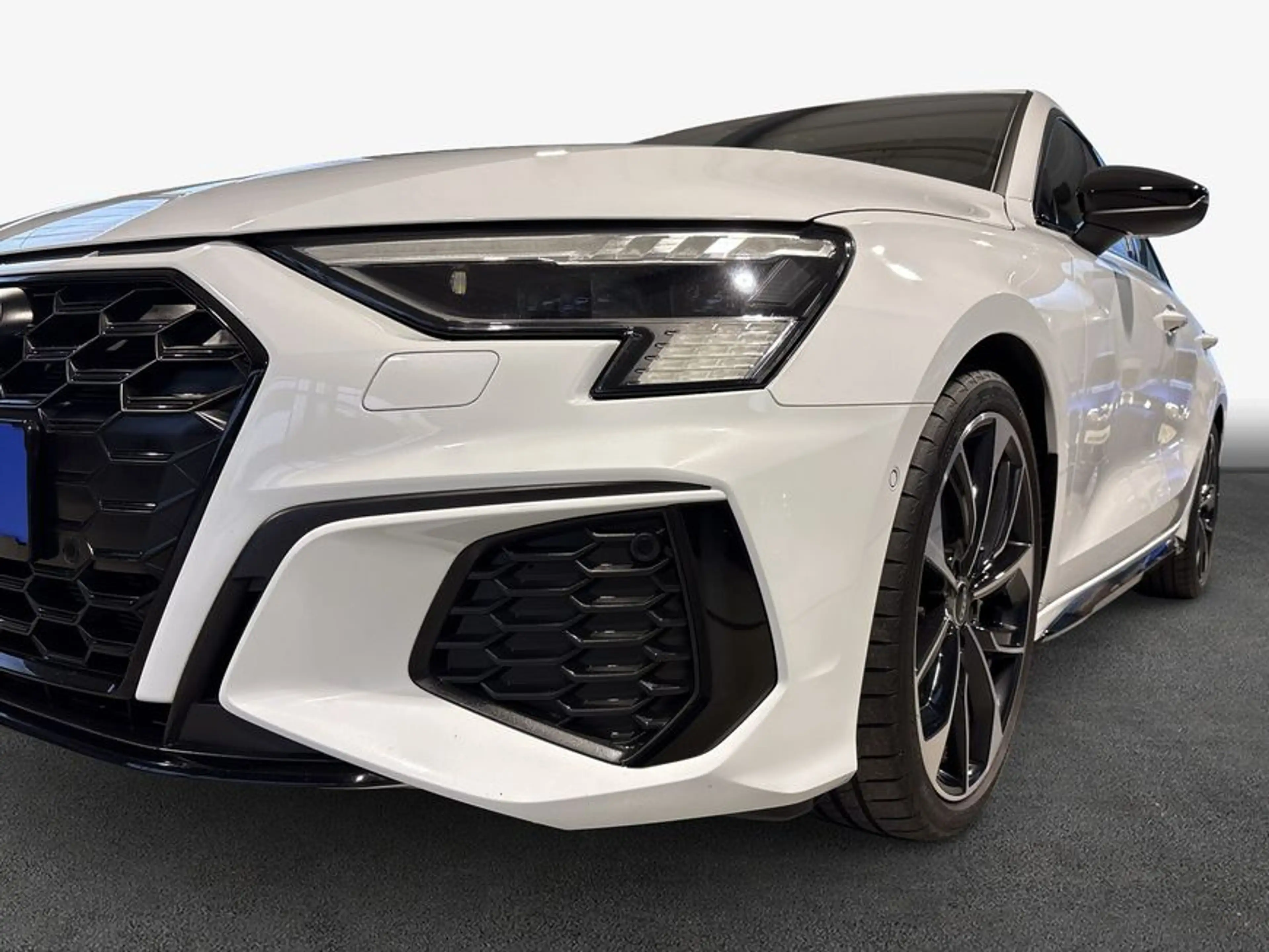 Audi S3 TFSI Sportback quattro S tronic Head-Up* — photo 6