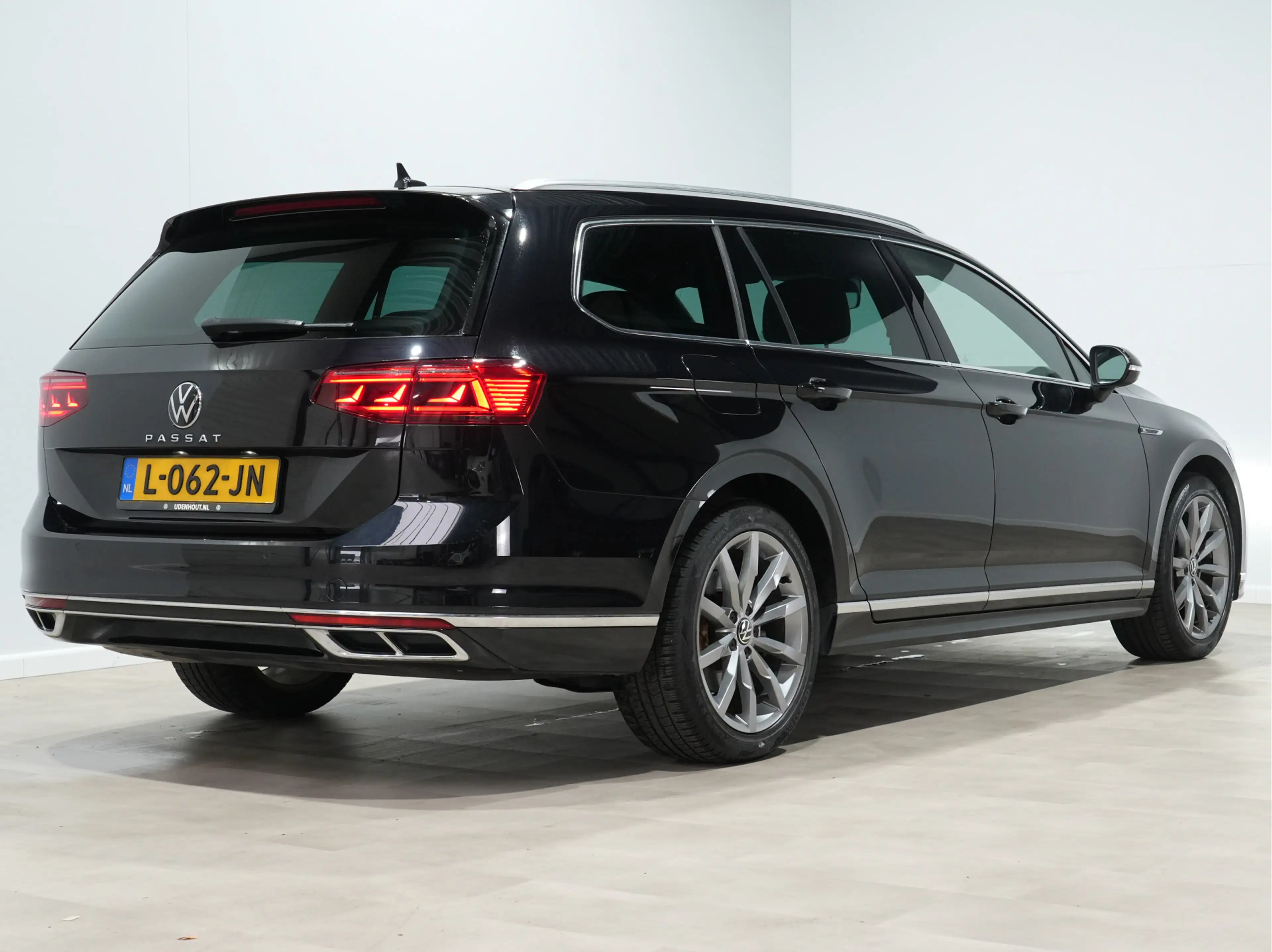 Volkswagen Passat Variant 1.5 150pk DSG TSI R-Line Business + 123 — photo 4