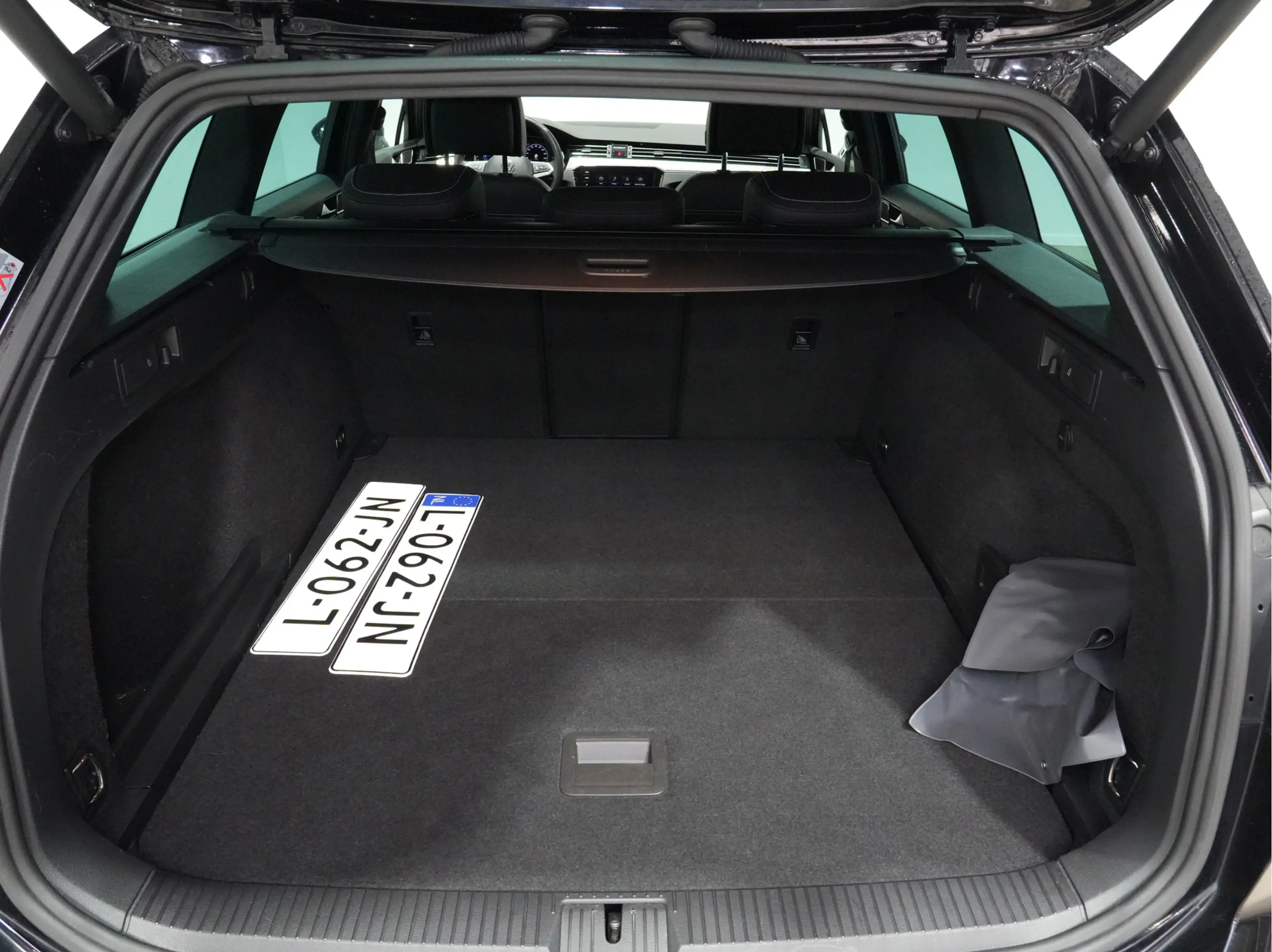 Volkswagen Passat Variant 1.5 150pk DSG TSI R-Line Business + 123 — photo 6