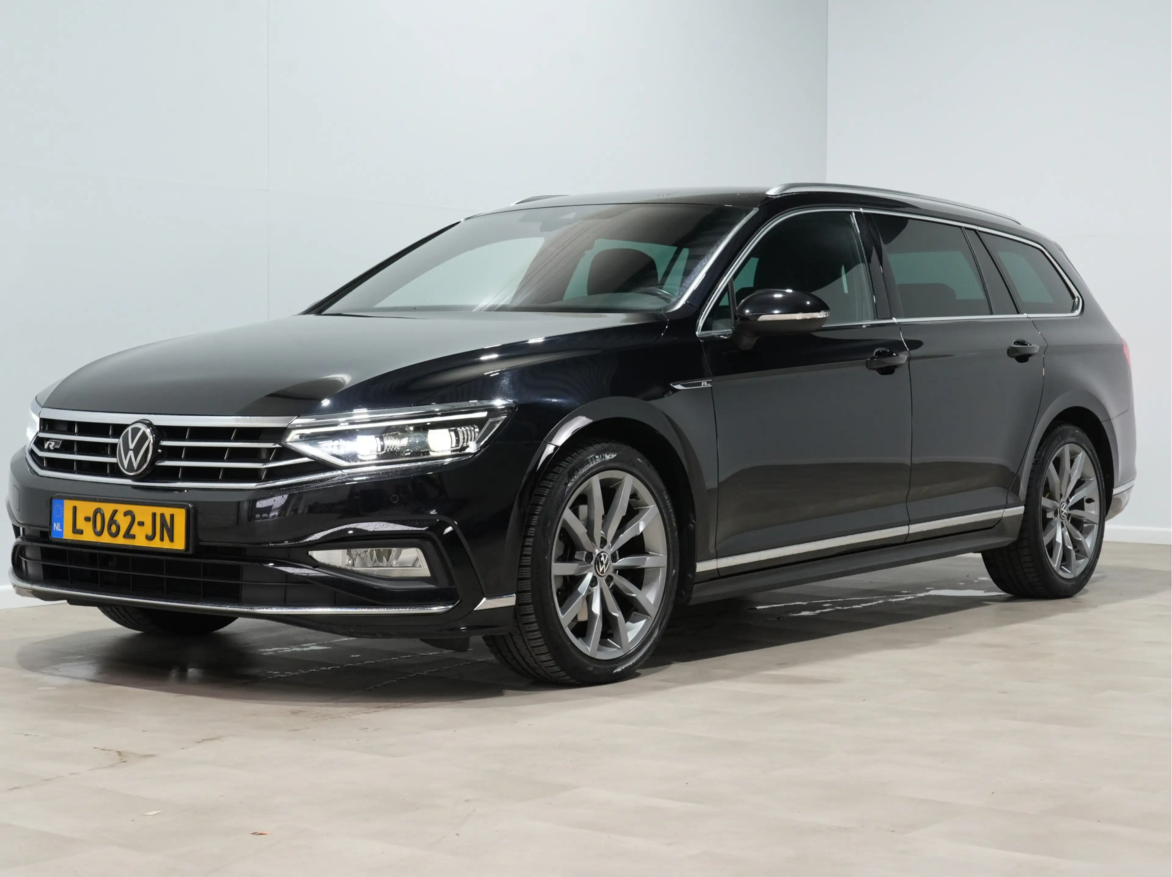 Volkswagen Passat Variant 1.5 150pk DSG TSI R-Line Business + 123 — photo 2