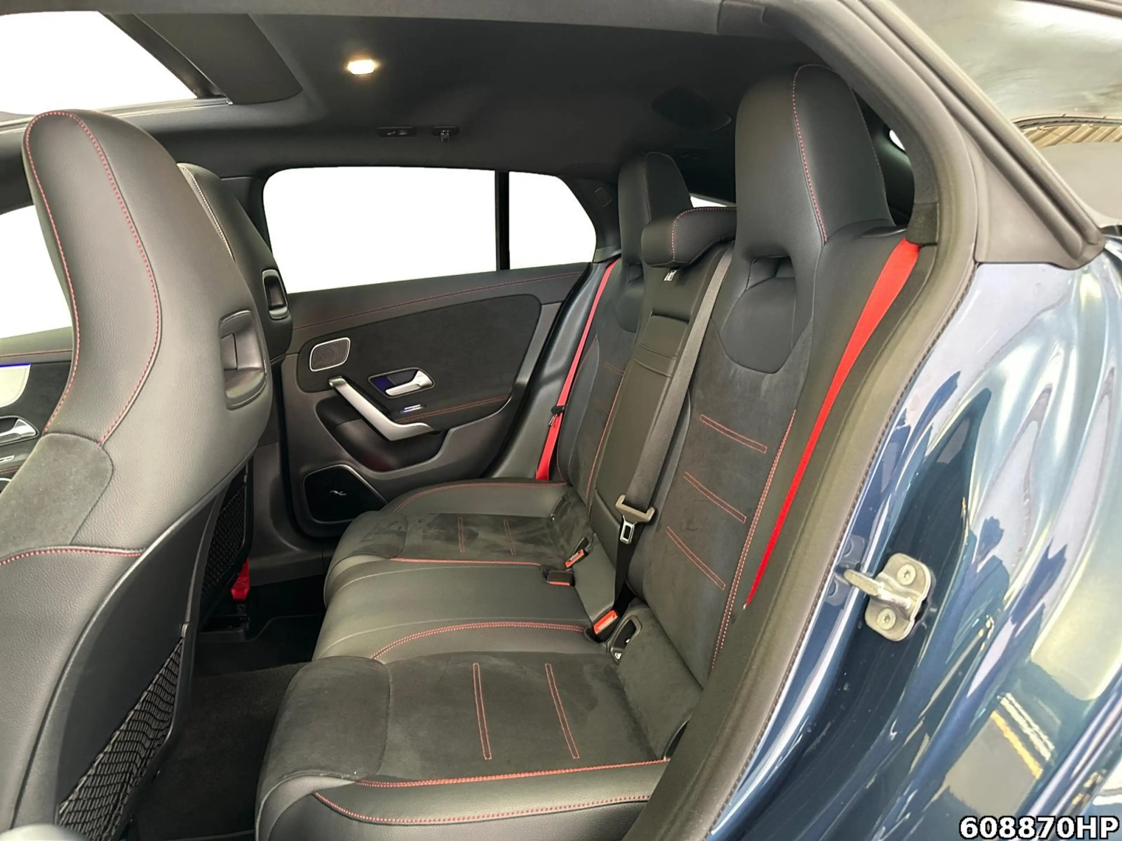 Mercedes-Benz CLA 35 AMG 4M Night MULTIBEAM DISTRONIC Pano — photo 12