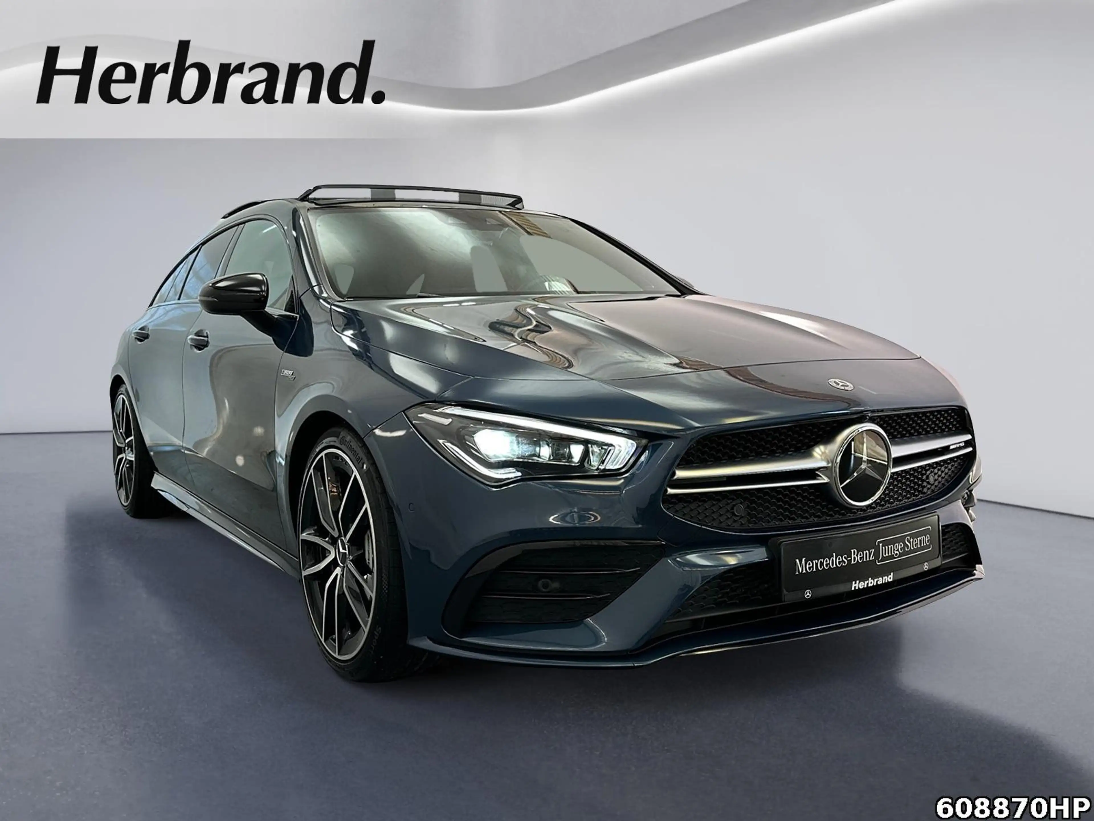 Mercedes-Benz CLA 35 AMG 4M Night MULTIBEAM DISTRONIC Pano — photo 2