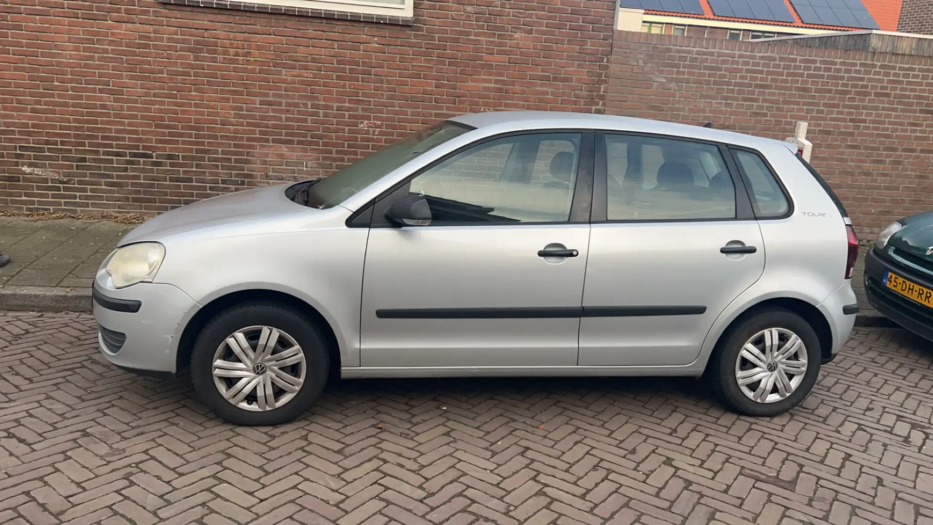 Volkswagen Polo 1.2-12V Trendline Grijs - 2