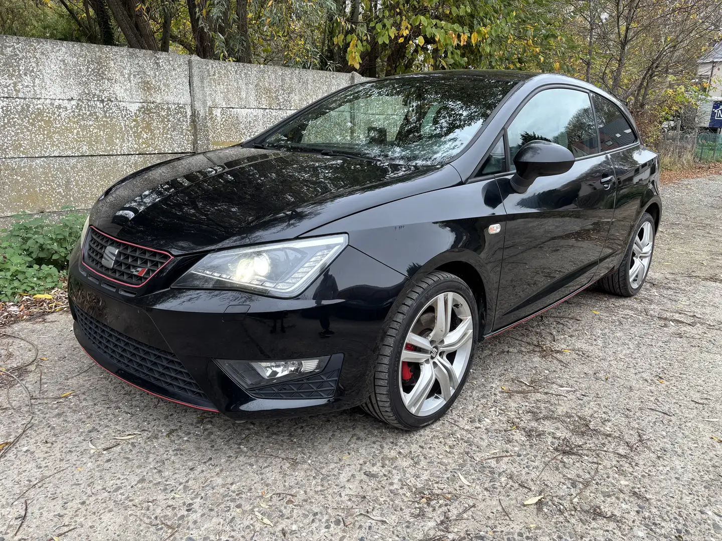 SEAT Ibiza 1.4 TSI Cupra Automatique Noir - 1