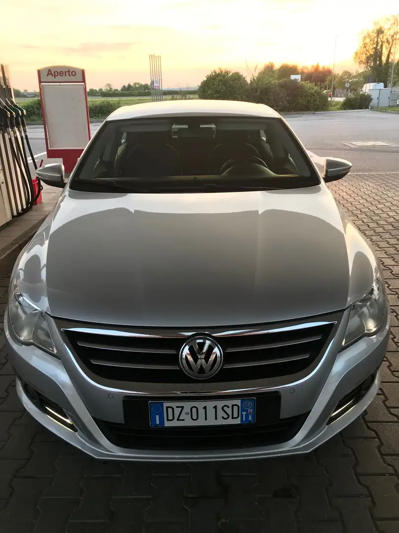 Volkswagen Passat 1.8 tsi Highline c/navi Argintiu - 1