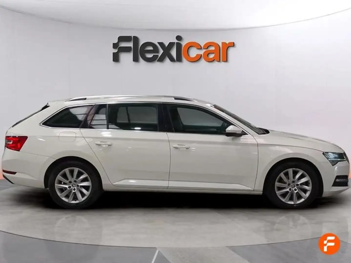 Skoda Superb Combi 2.0TDI Ambition DSG 90kW Blanco - 1