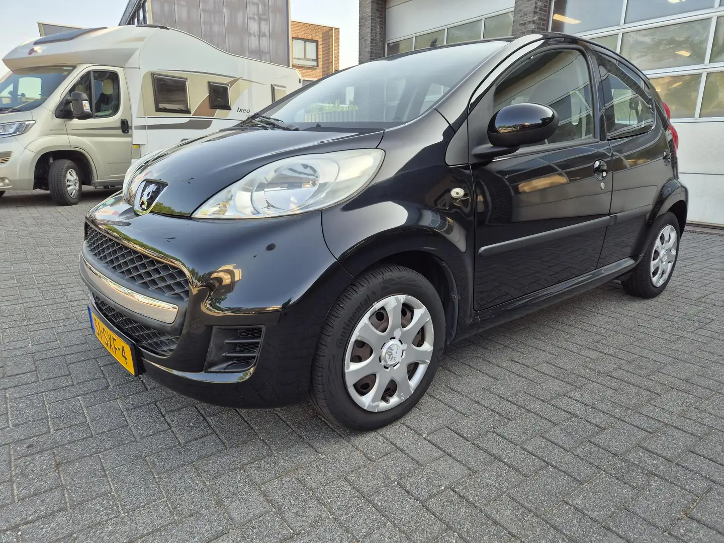 Peugeot 107 1.0-12V XS Černá - 2