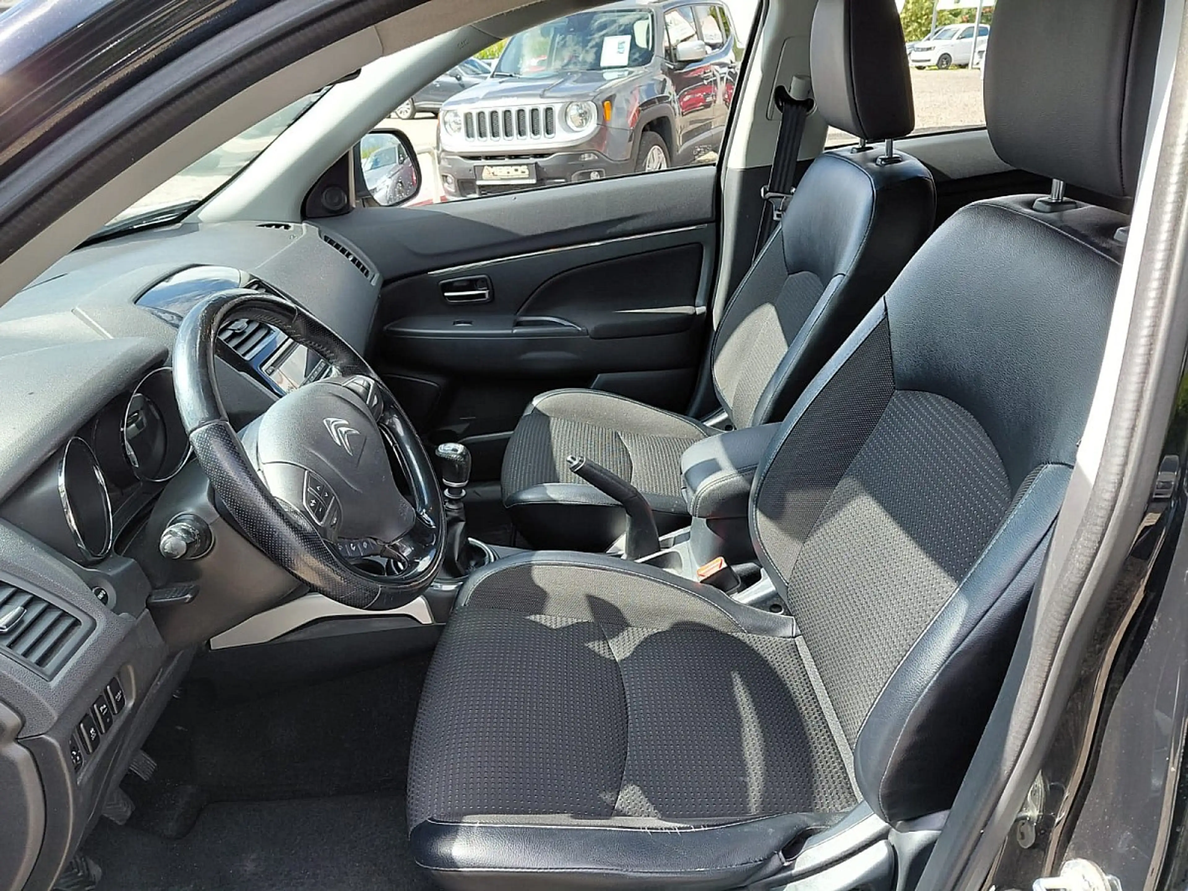 Citroen C4 Aircross HDi 115 2WD Seduction — photo 11