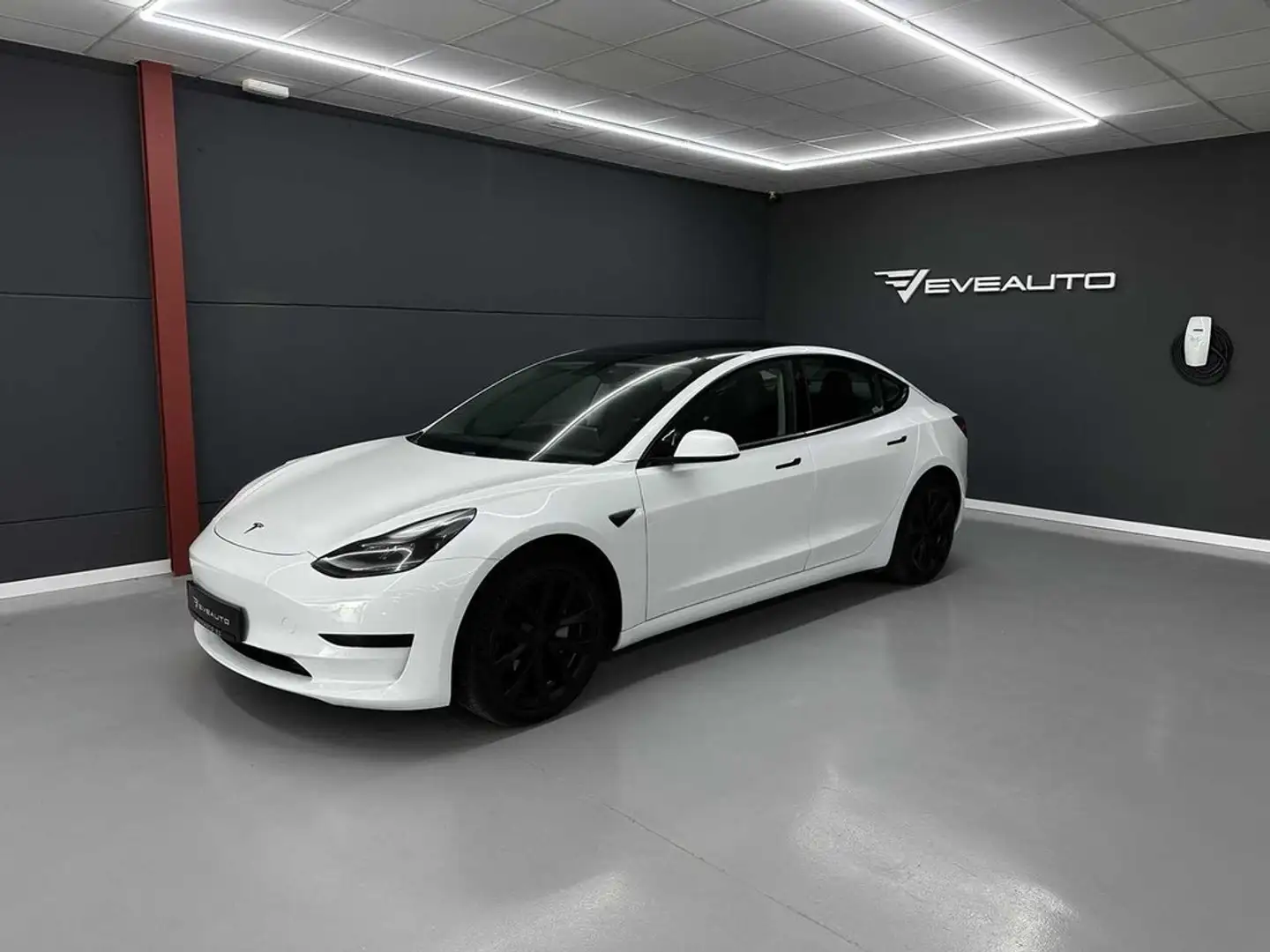 Tesla Model 3 Standard Range Plus RWD Weiß - 1