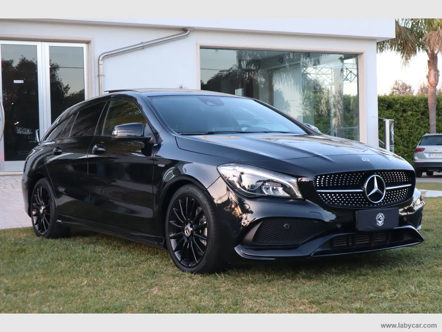 Mercedes-Benz CLA 200 d S.W. 4Matic Automatic Premium DARK NIGHT Nero - 1