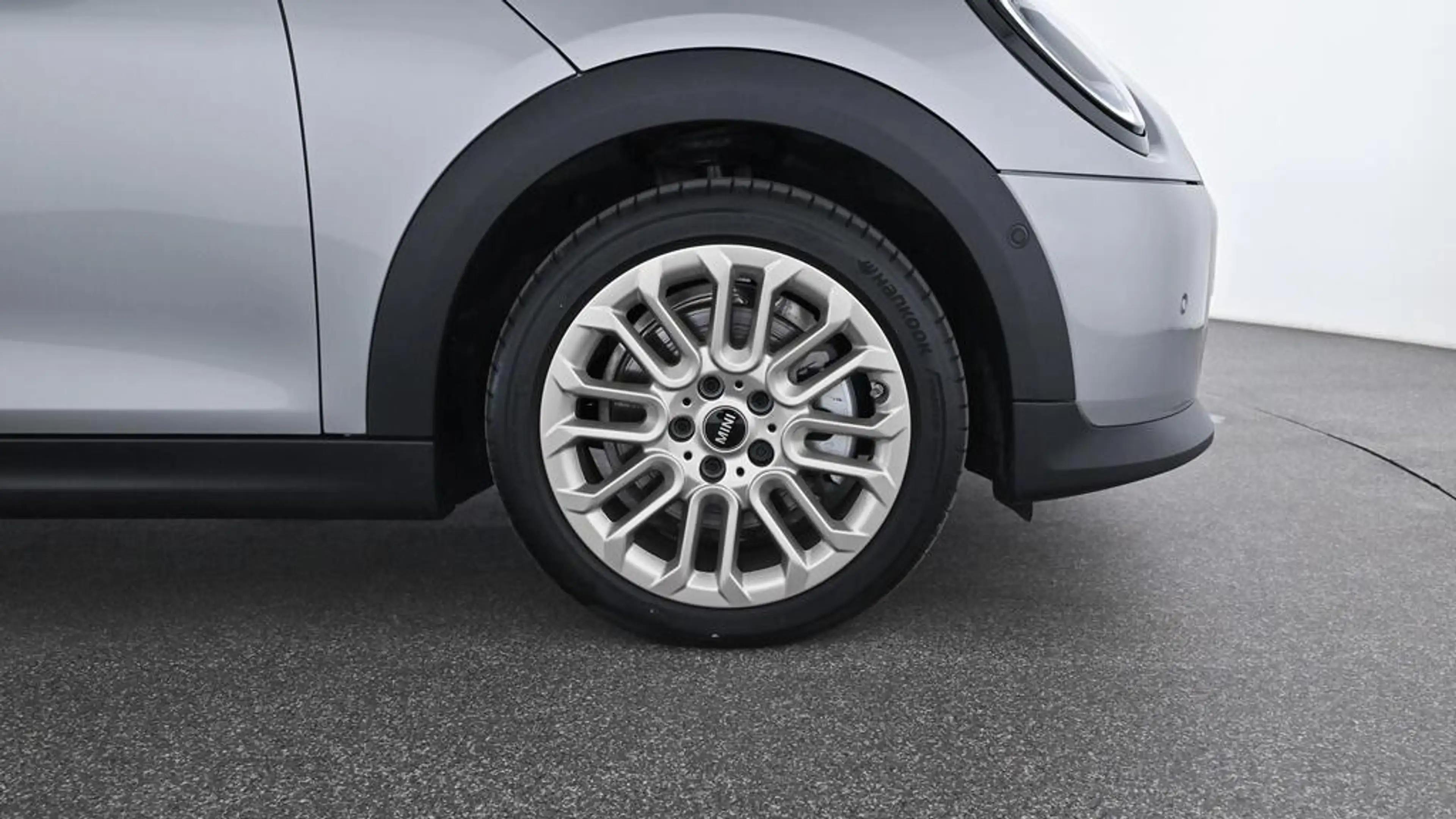 MINI Cooper C Favoured Trim — photo 12