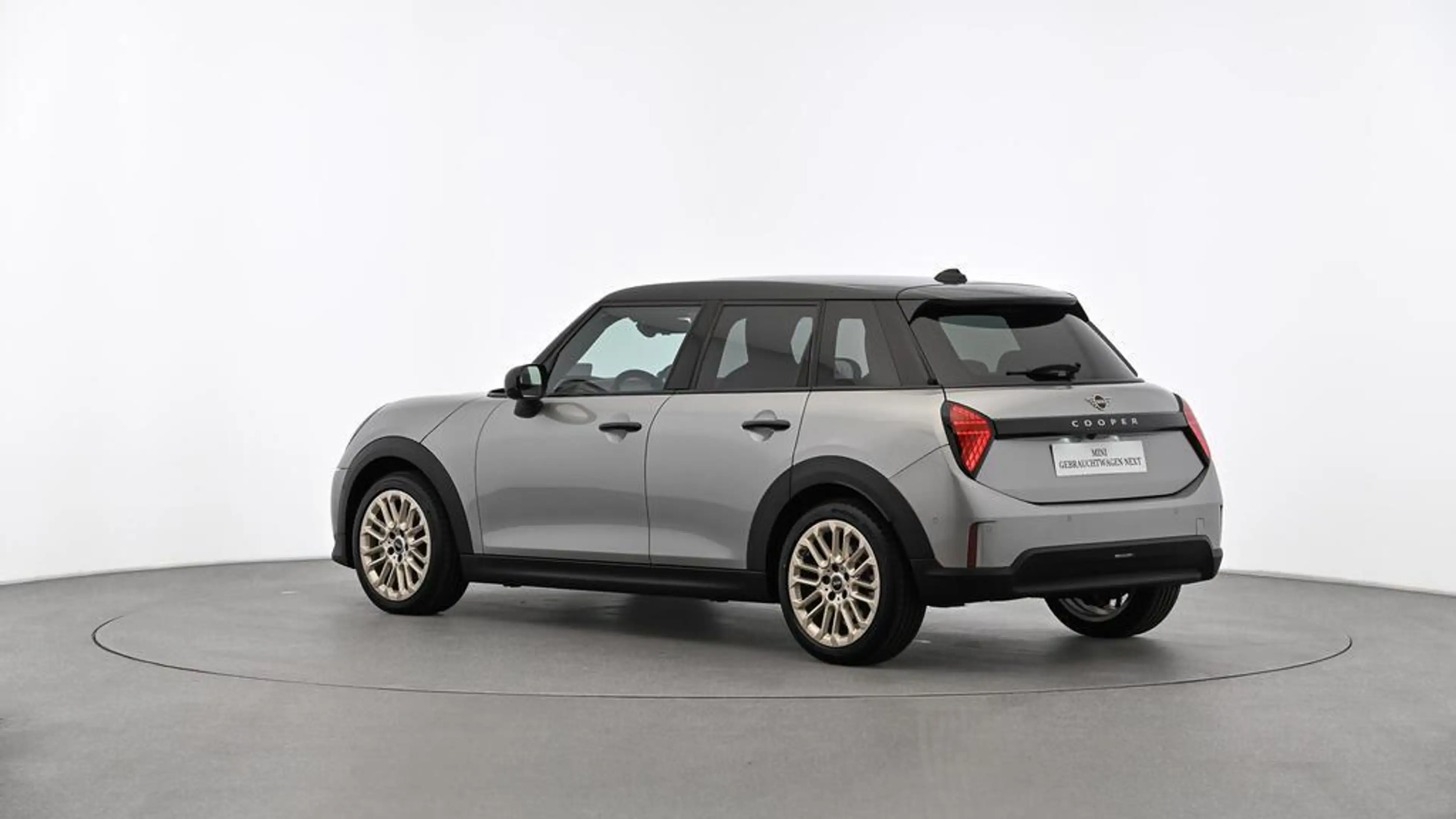 MINI Cooper C Favoured Trim — photo 4