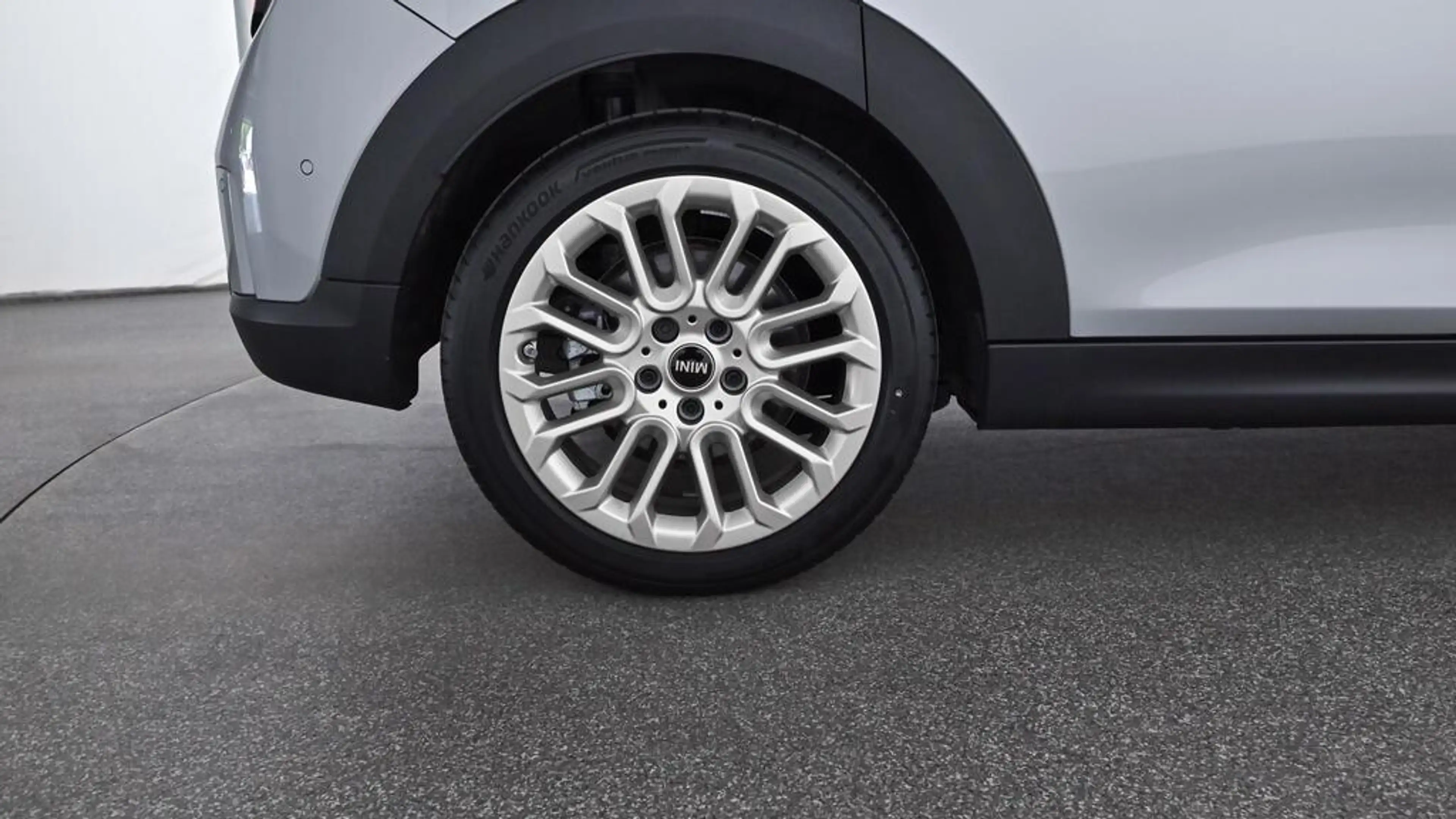 MINI Cooper C Favoured Trim — photo 9