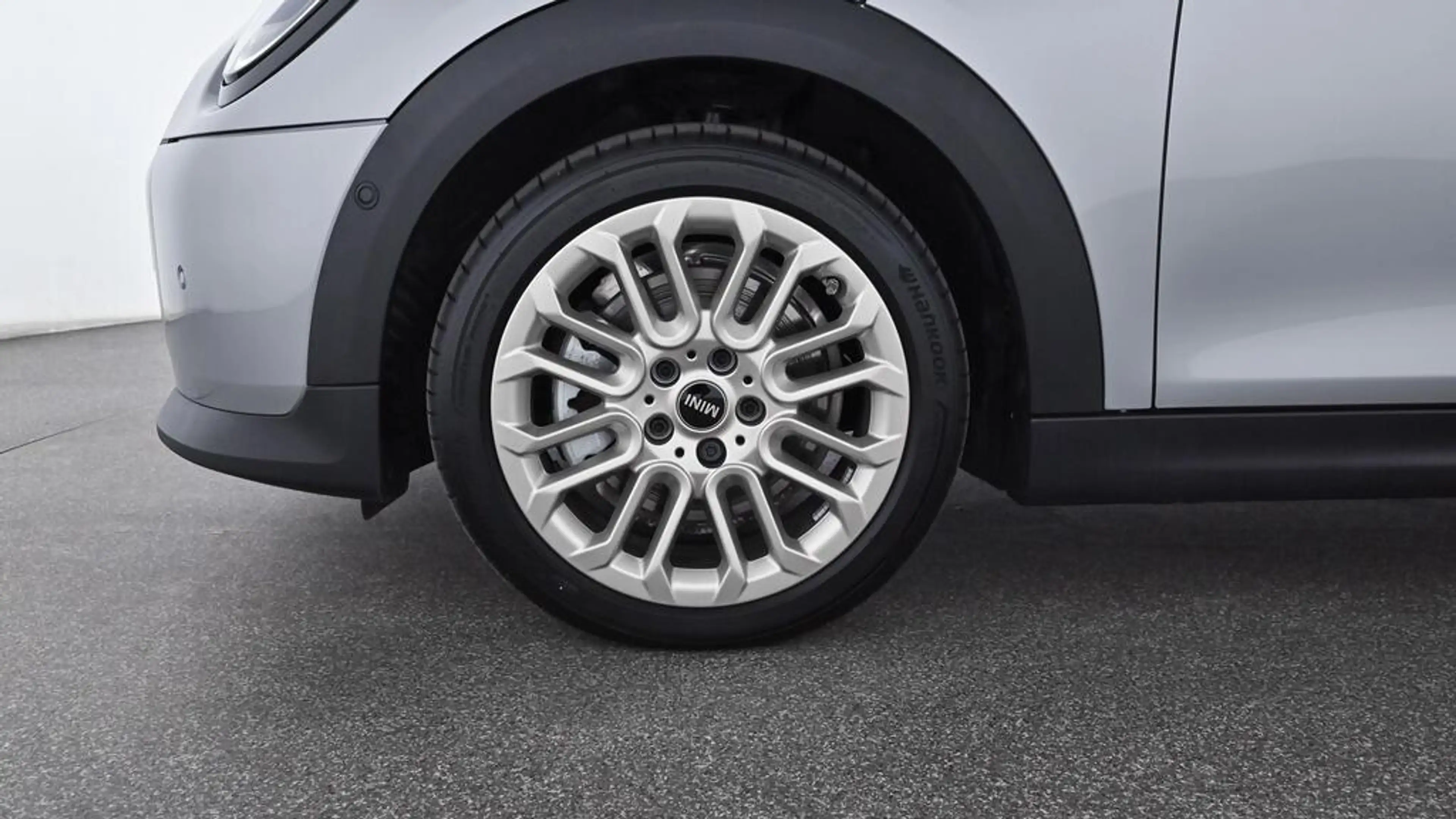 MINI Cooper C Favoured Trim — photo 11