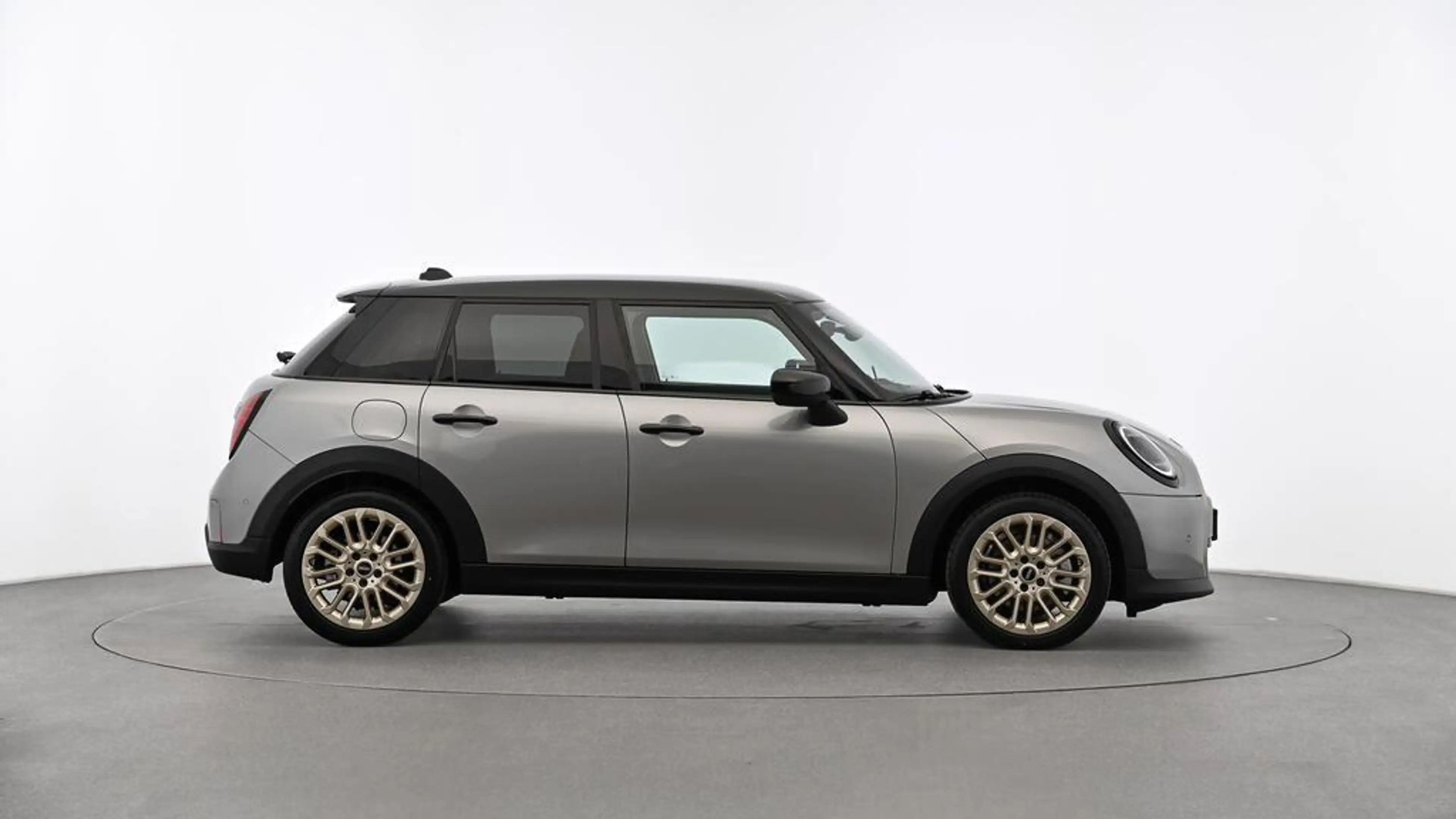 MINI Cooper C Favoured Trim — photo 3