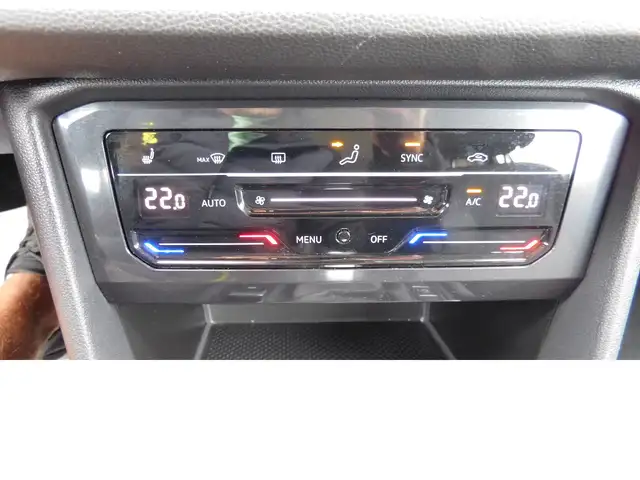Volkswagen Tiguan Allspace view 7