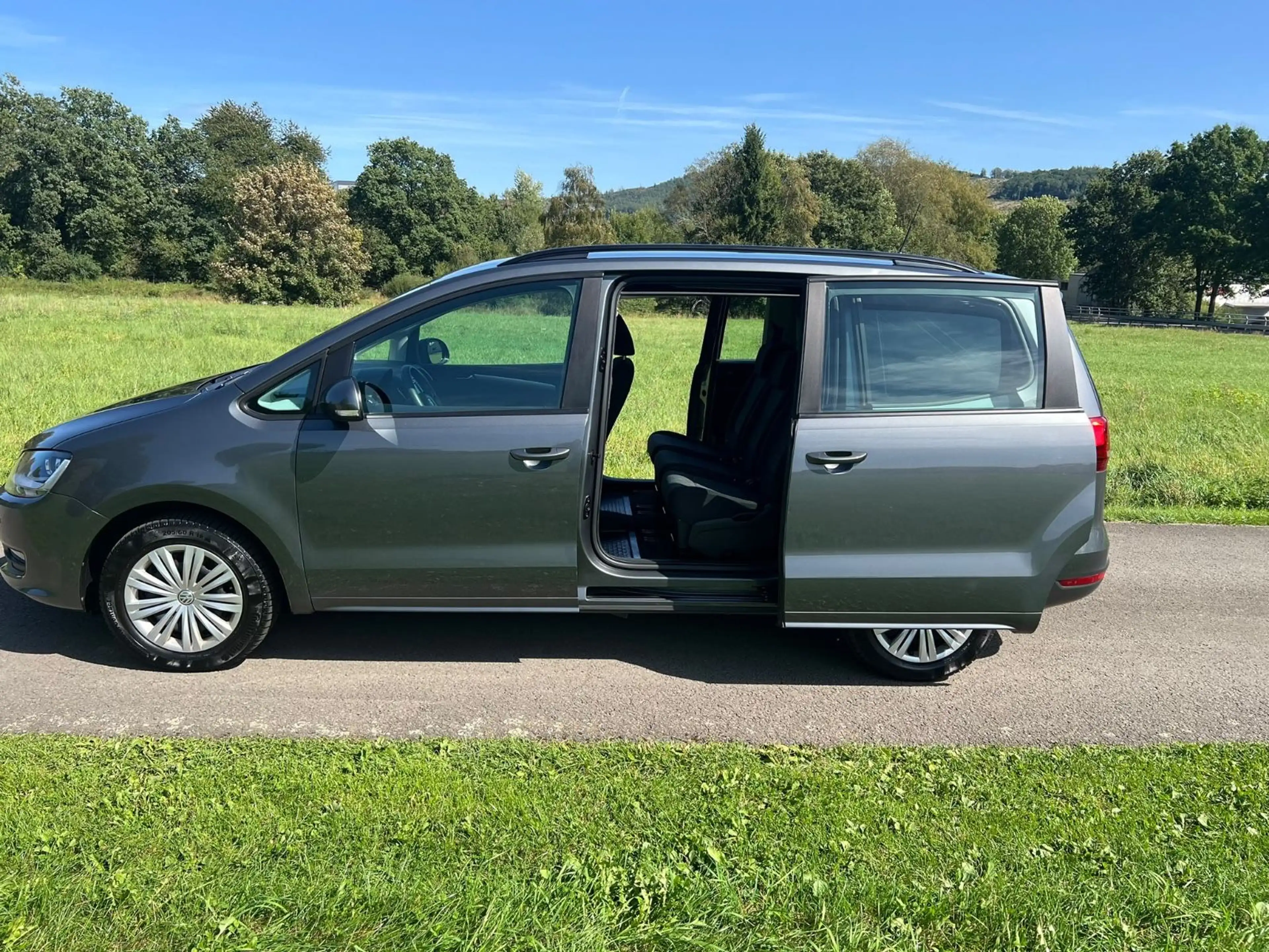 Volkswagen Sharan Trendline 4Motion 2.0TDI 150ps Allrad — photo 11