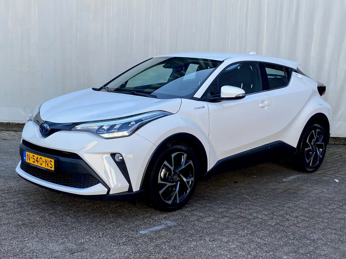 Toyota C-HR 1.8 Hybrid Dynamic / Trekhk / Navi. Wit - 2