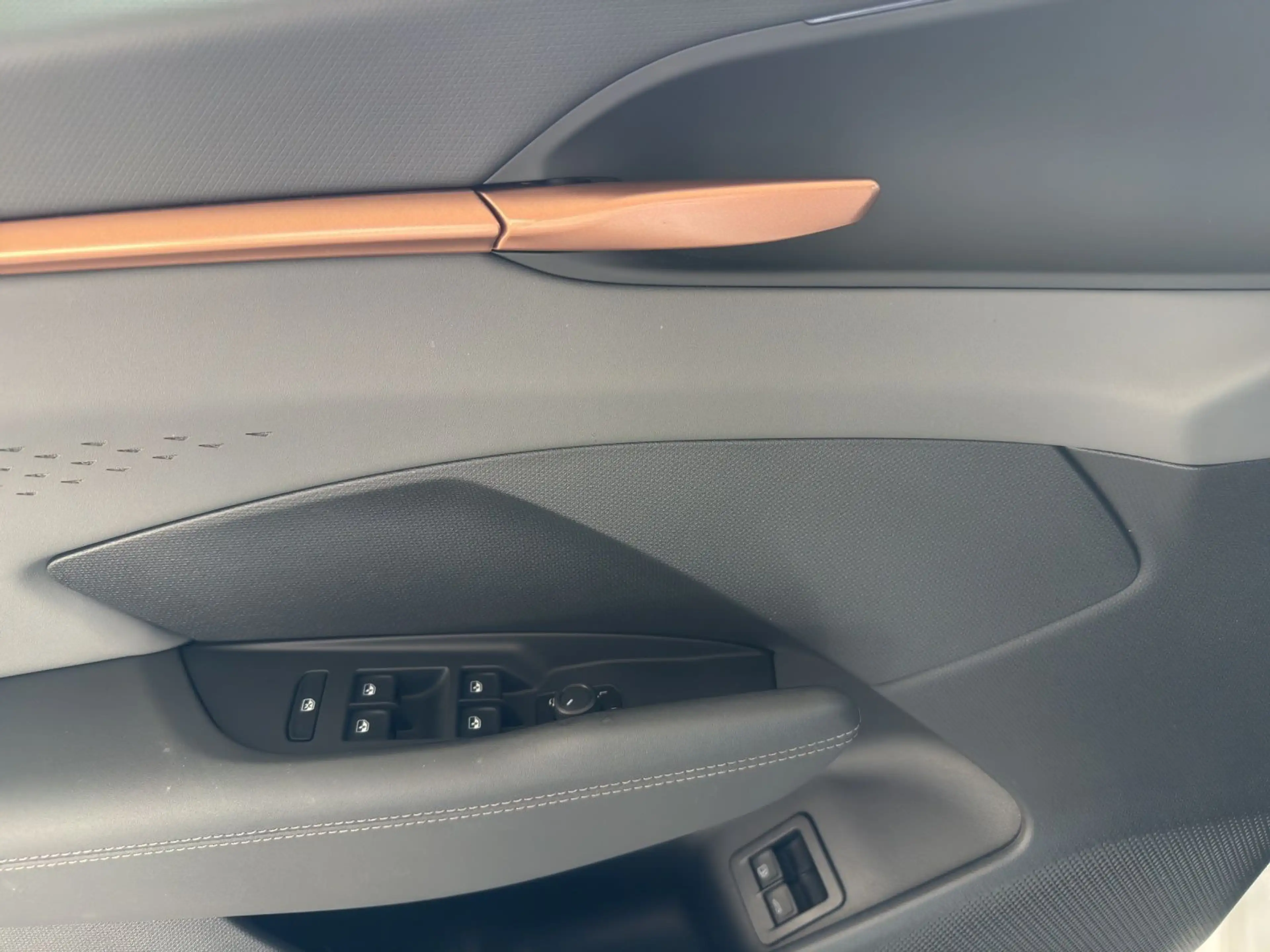 CUPRA Terramar 1.5 e-HYBRID DSG KAMERA e-SITZE HuD — photo 8