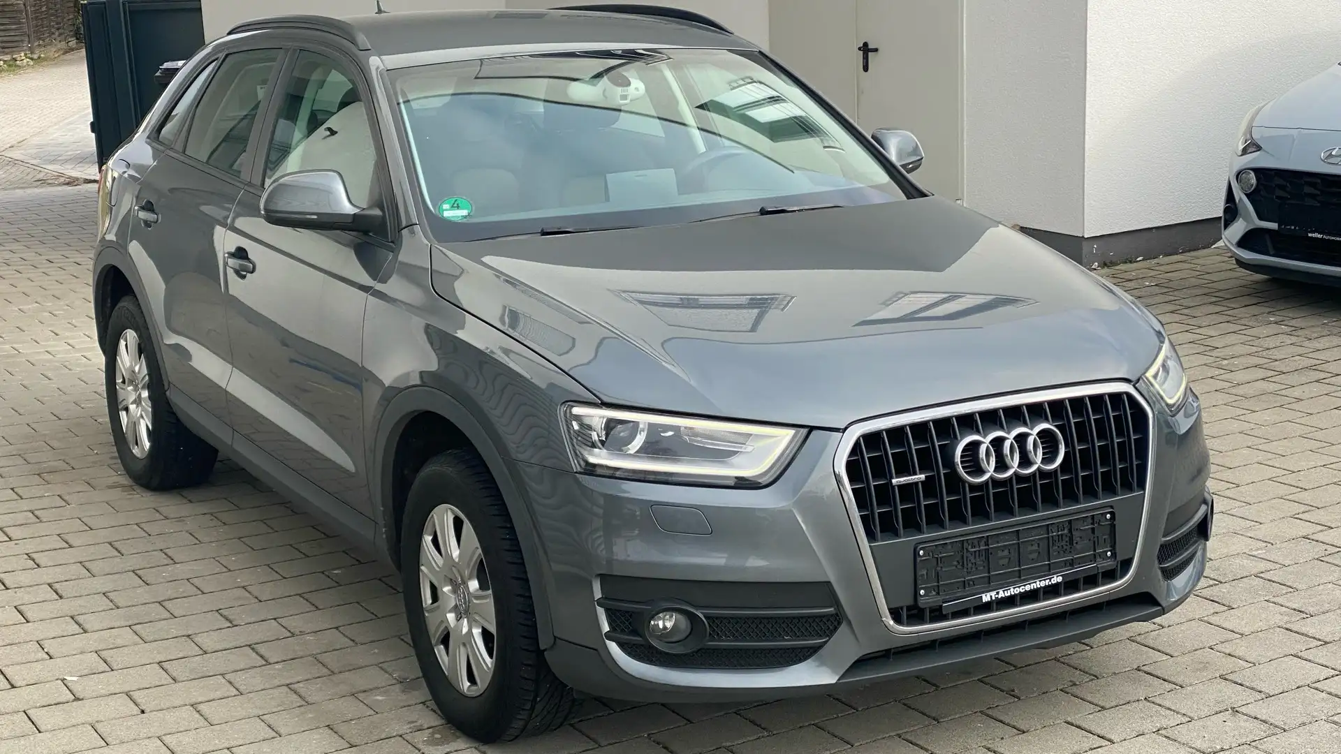 Audi Q3 2.0 TDI quattro Grau - 2