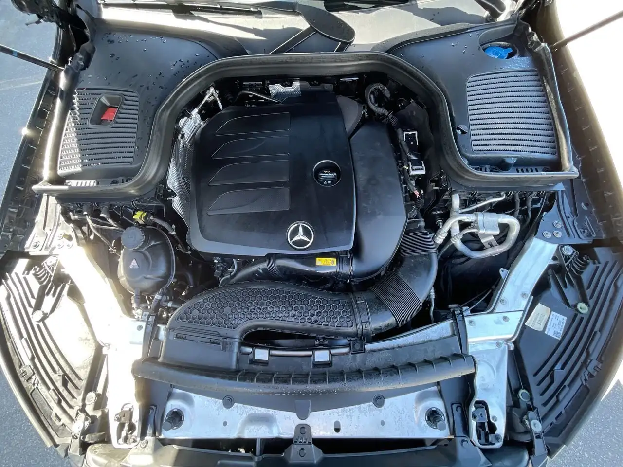 Mercedes-Benz GLC снимка Mercedes-Benz GLC